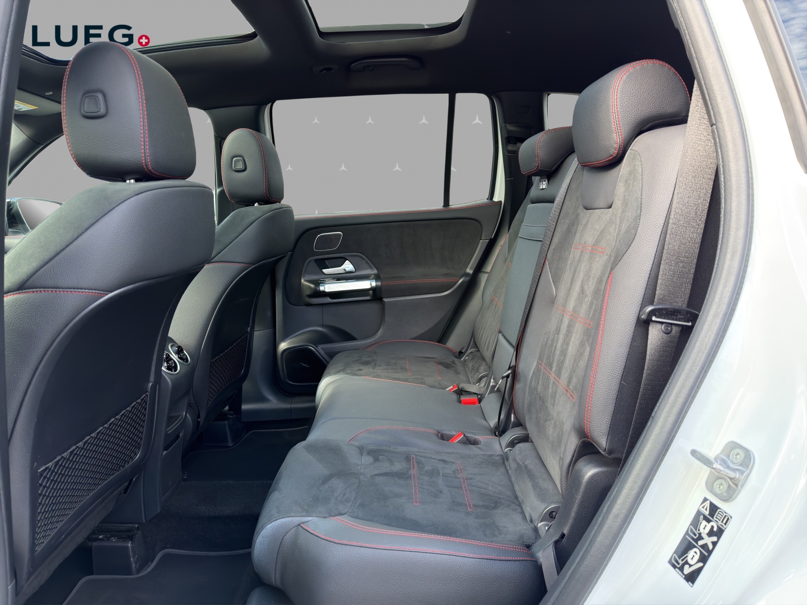 MERCEDES-BENZ GLB 220 4Matic 8G-Tronic-image-12