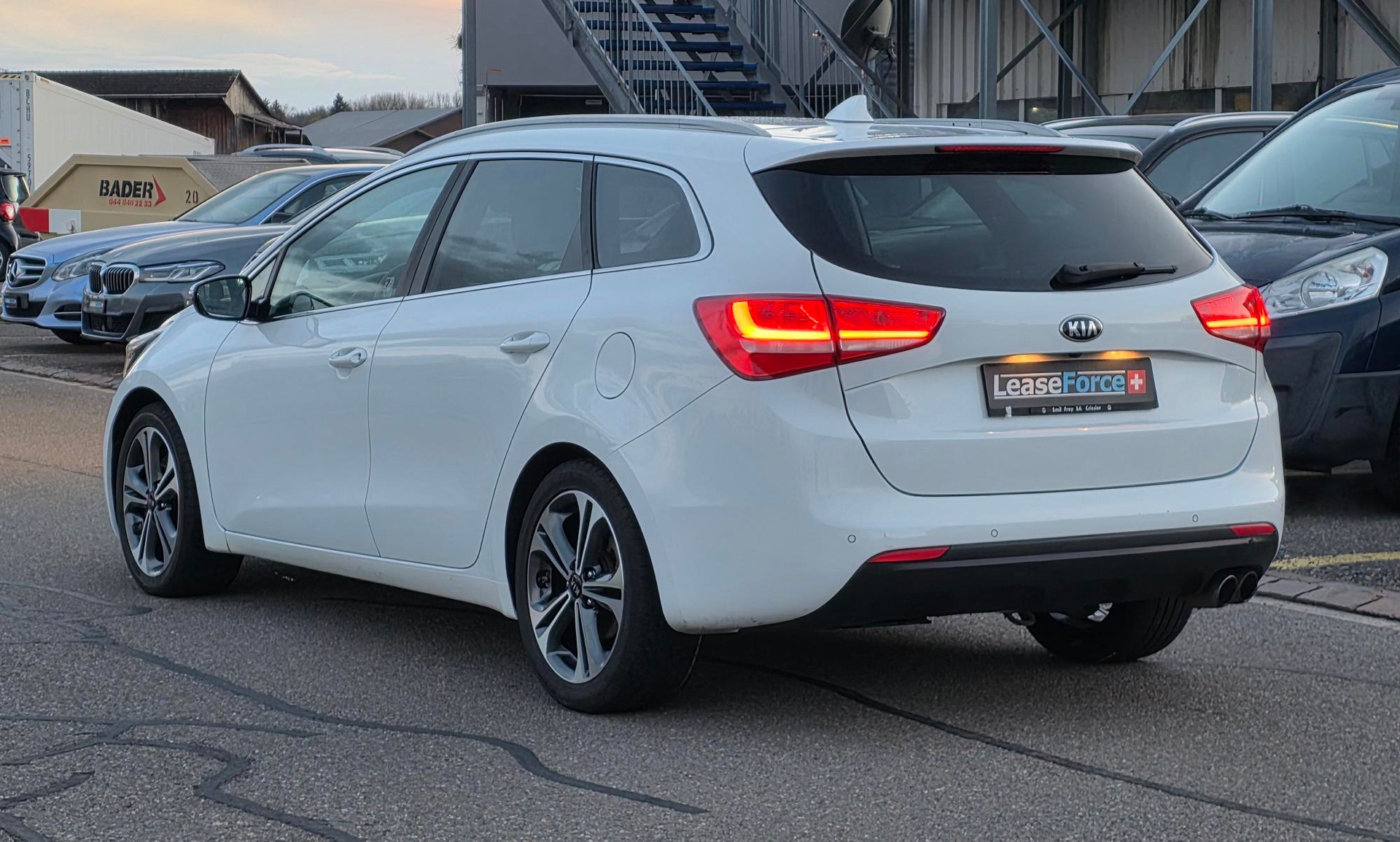 KIA Cee'd Sportswagon 1.0 T-GDi GT Line-image-4