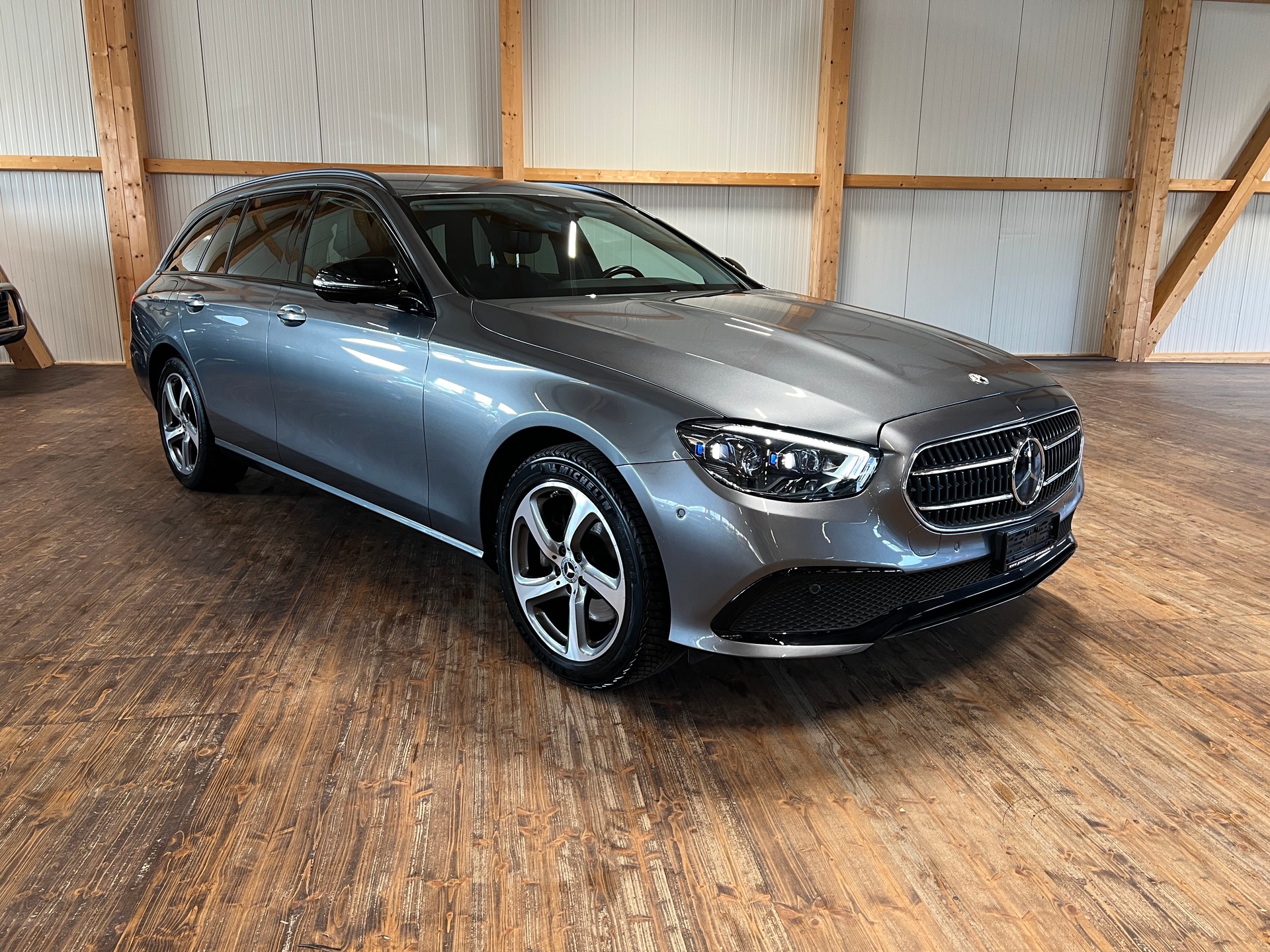 MERCEDES-BENZ E 220 d T 4Matic Avantgarde 9G-Tronic-showroom-element-2