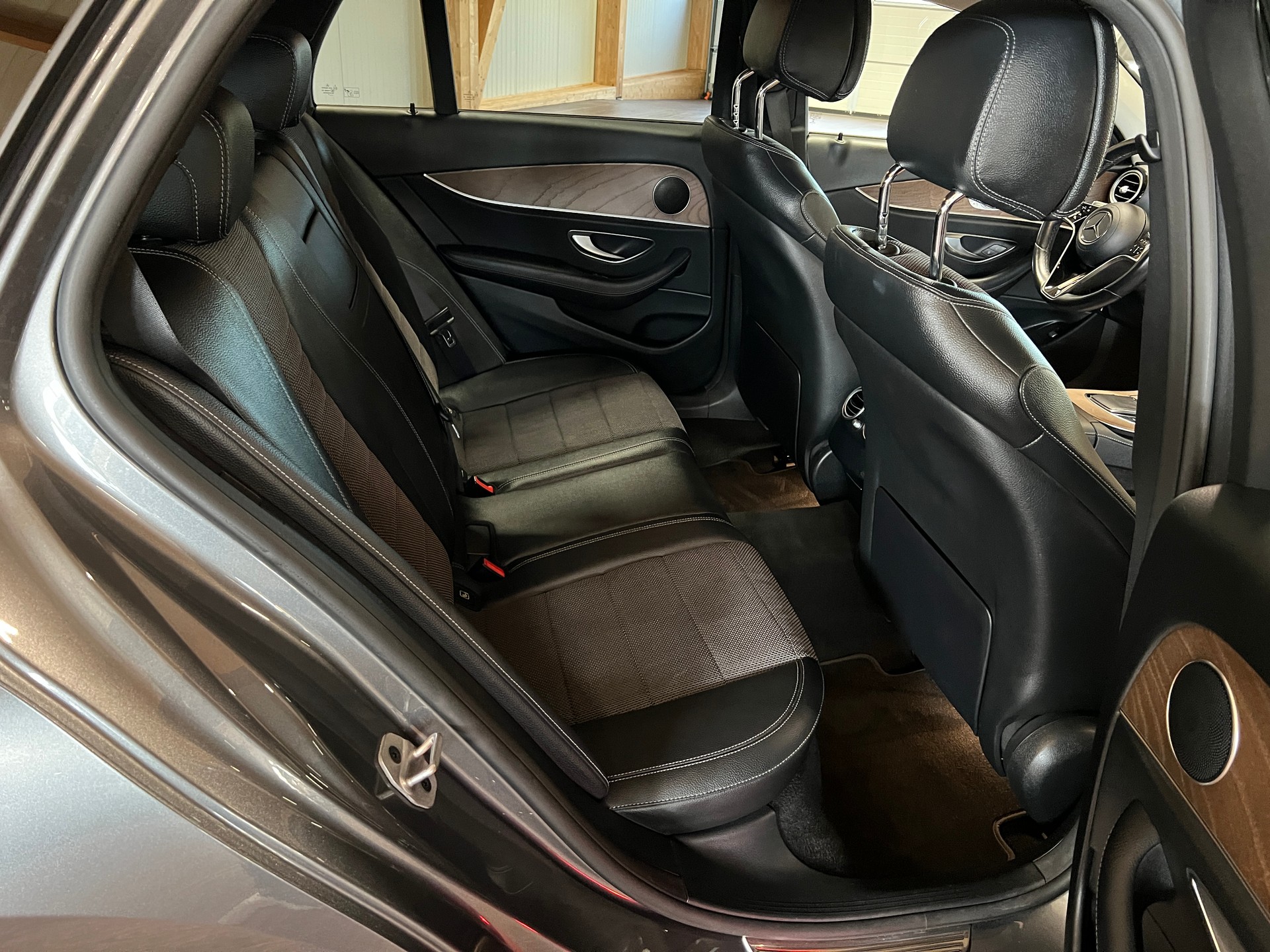 MERCEDES-BENZ E 220 d T 4Matic Avantgarde 9G-Tronic-image-13
