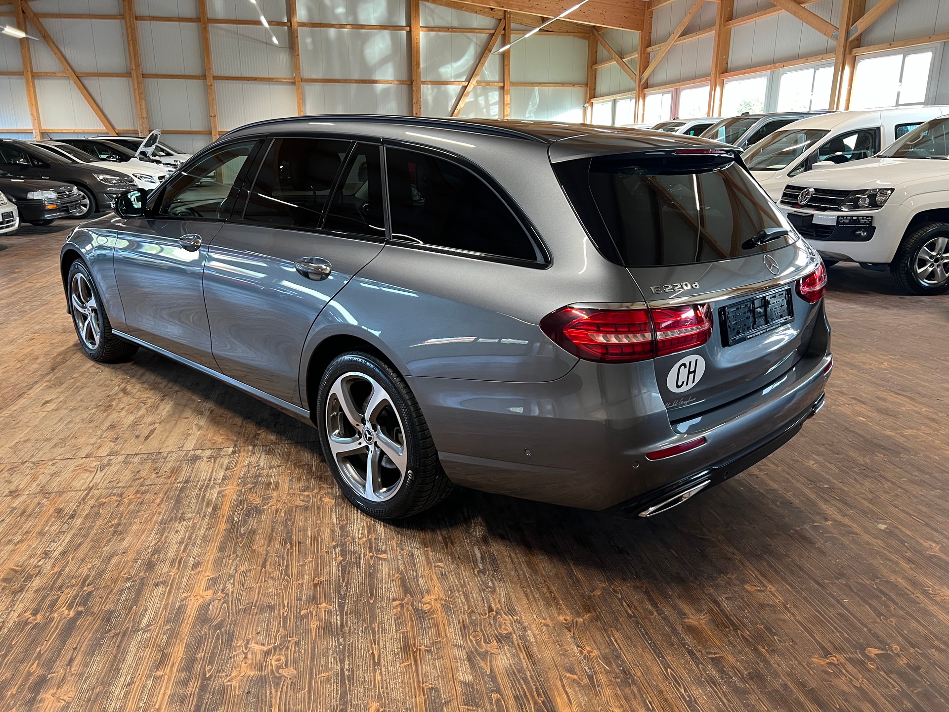MERCEDES-BENZ E 220 d T 4Matic Avantgarde 9G-Tronic-image-6