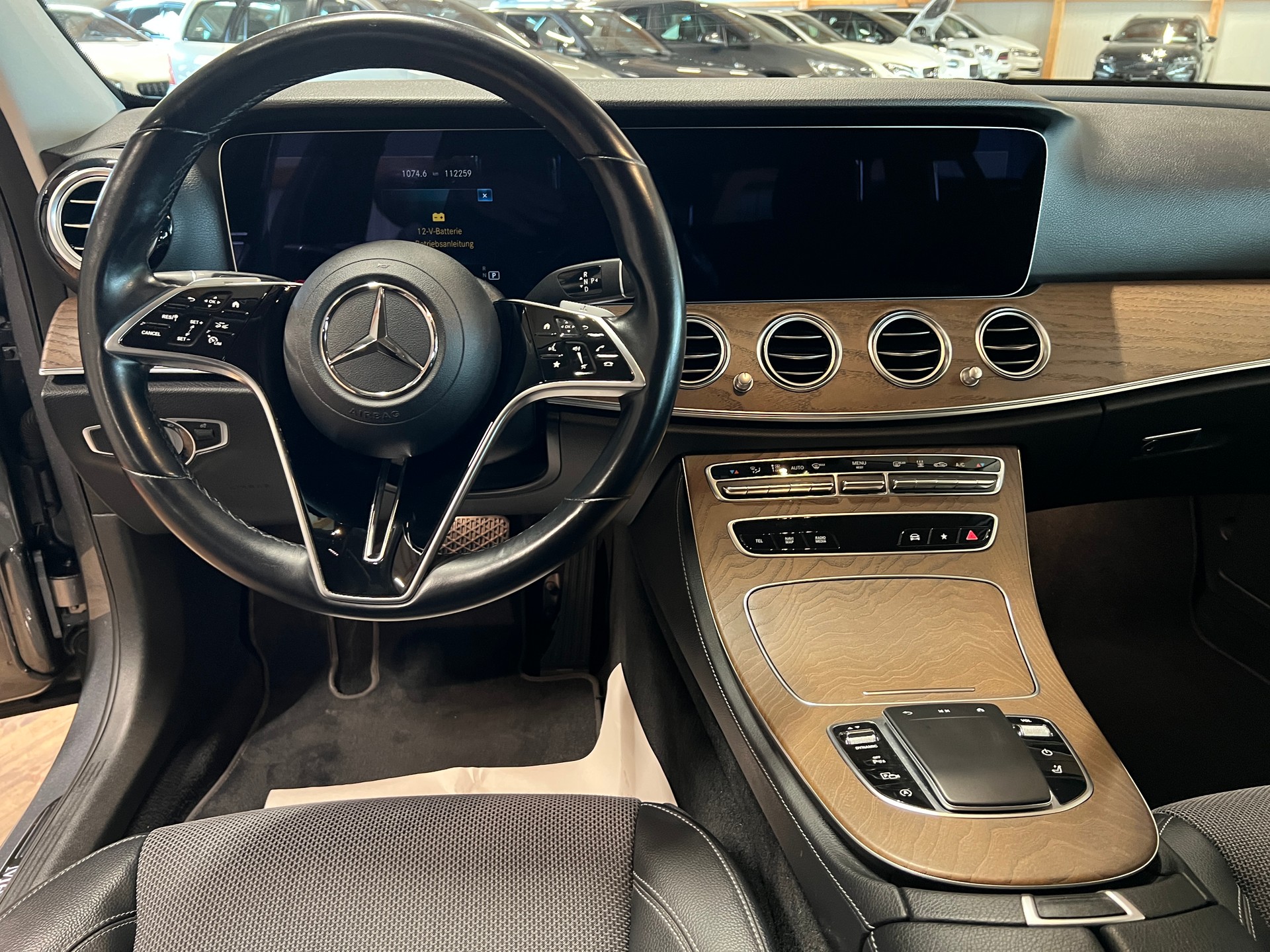 MERCEDES-BENZ E 220 d T 4Matic Avantgarde 9G-Tronic-image-9
