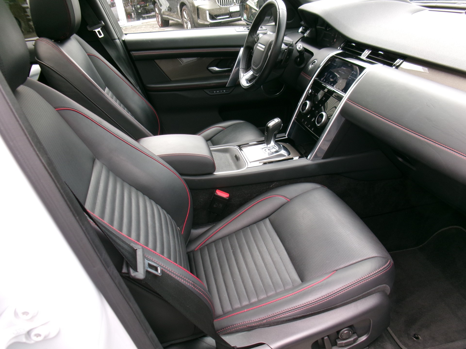 LAND ROVER Discovery Sport R Dyn D240 2.0D SD4 MHEV HSE AT9-showroom-element-3