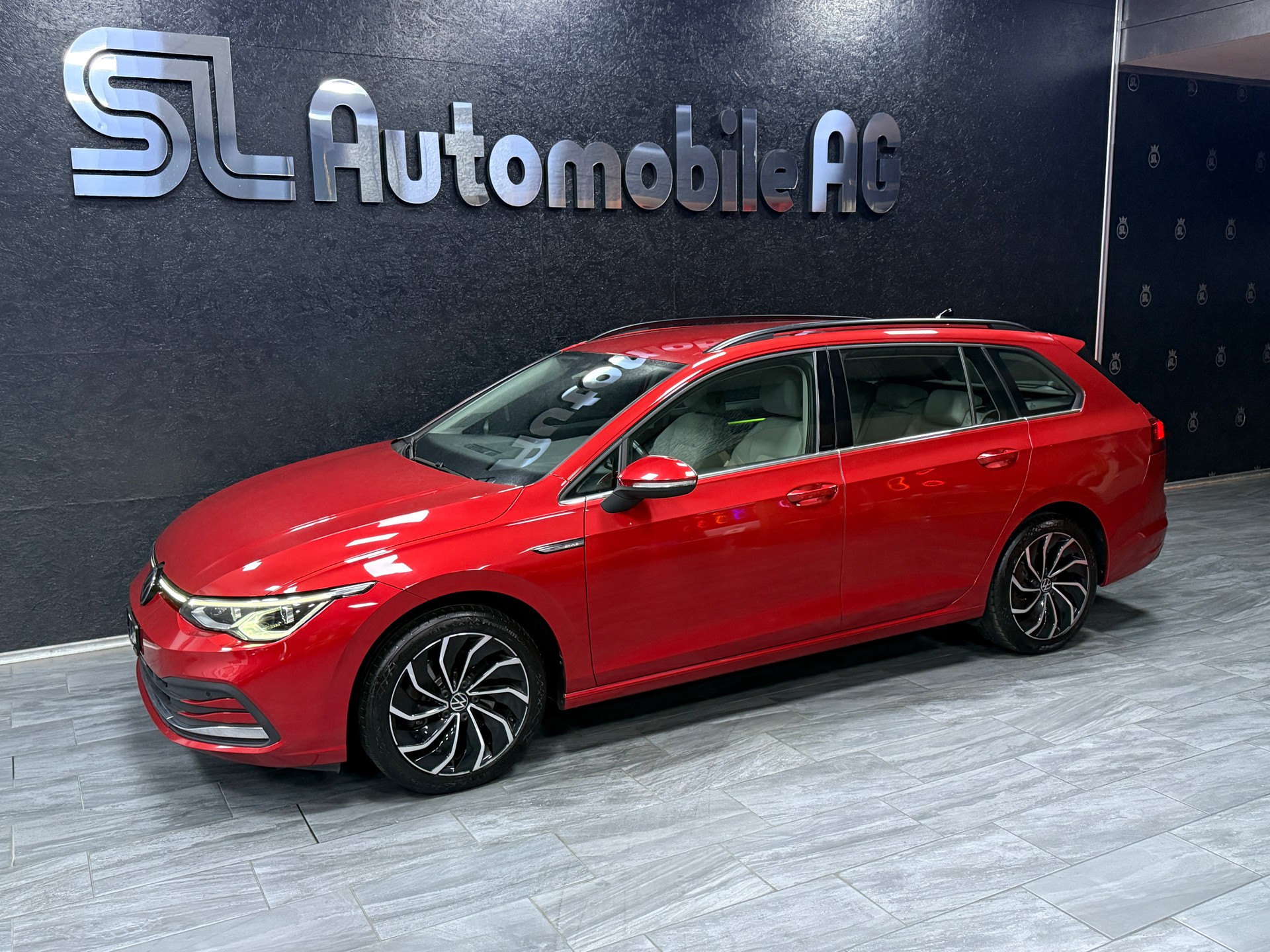 VW Golf Variant 2.0 TDI Style DSG-showroom-element-3