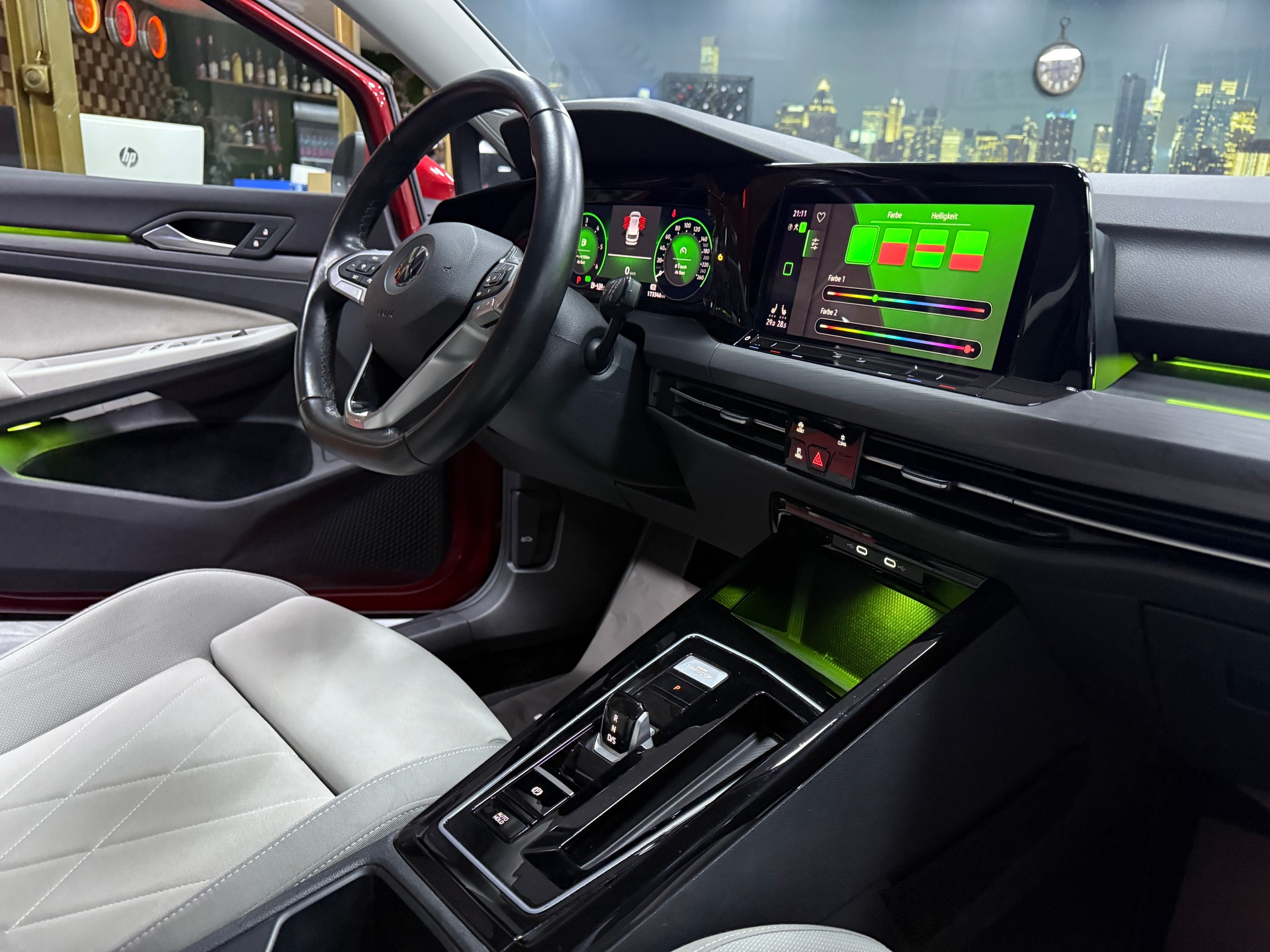 VW Golf Variant 2.0 TDI Style DSG-image-13