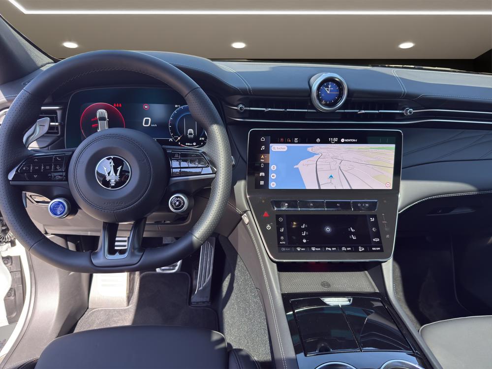 MASERATI Grecale 2.0 Hybrid Modena-image-9
