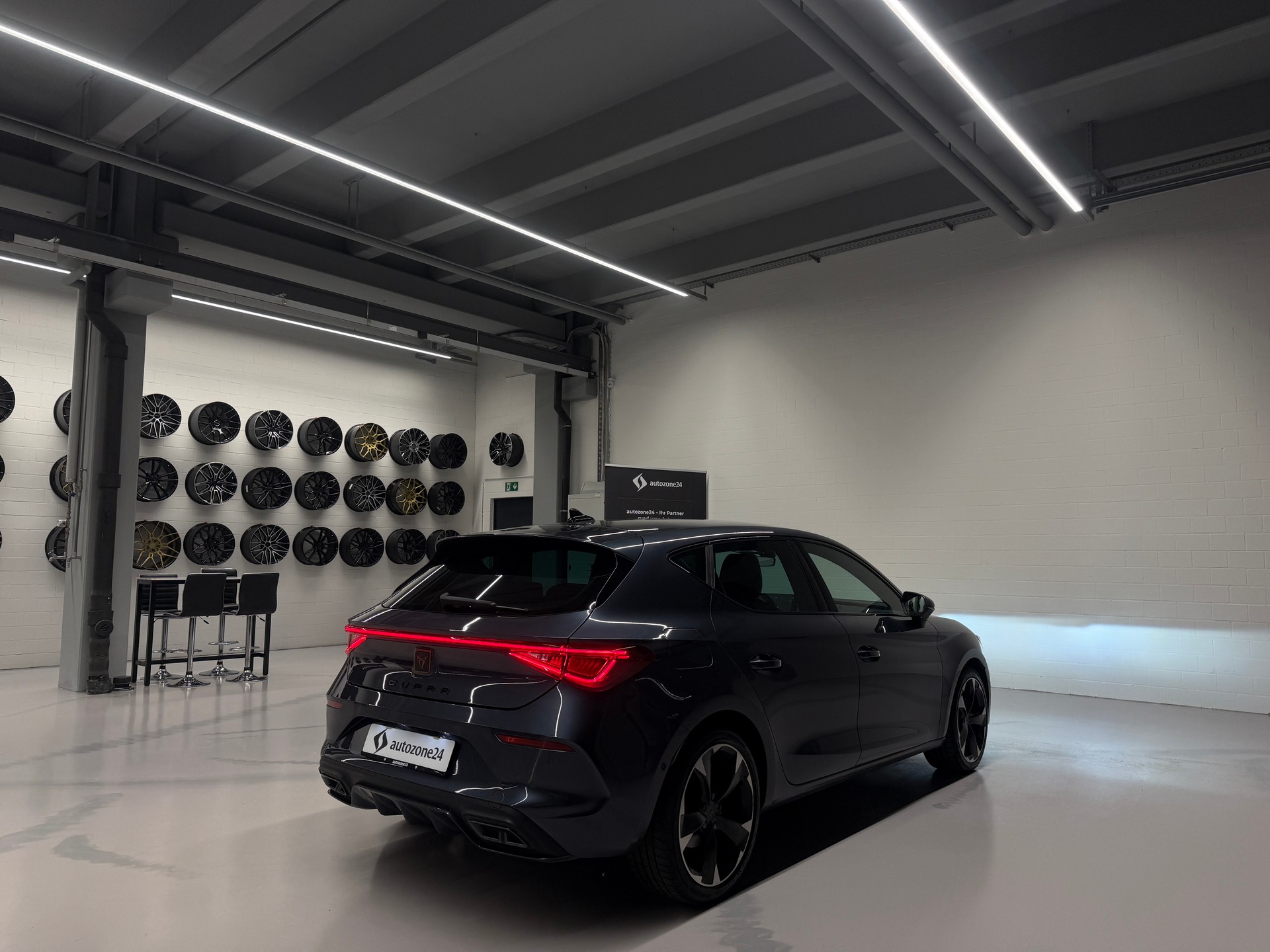 CUPRA Leon 1.5 eTSI DSG *Intelligent Drive Pack*Frisch MFK*Lückenlose Servicehistorie bei CUPRA*-image-4