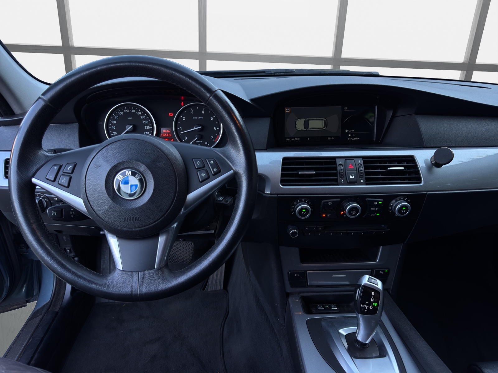 BMW 523i Touring Steptronic-image-8