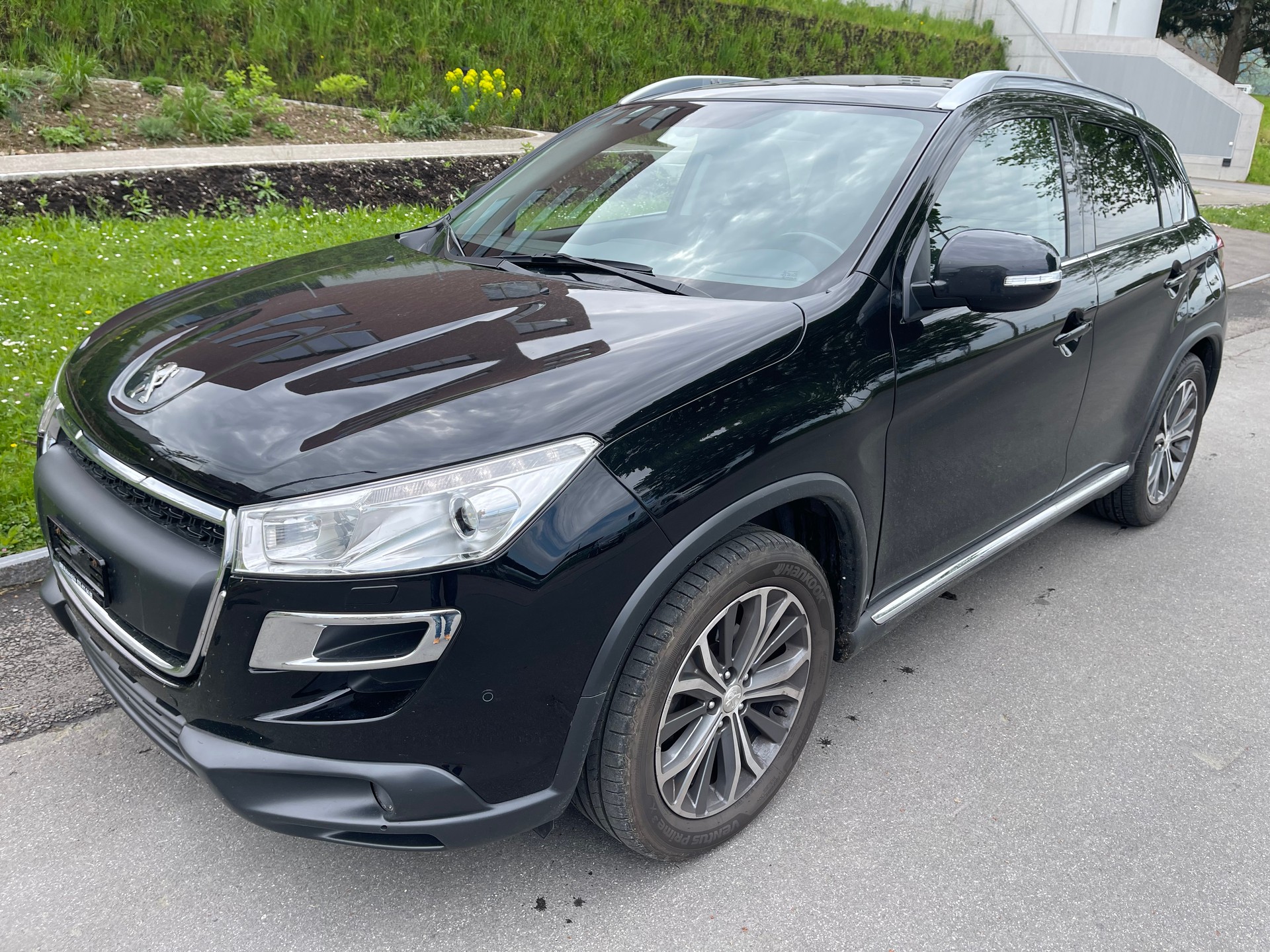 PEUGEOT 4008 1.8 HDi Allure 4WD-image-3