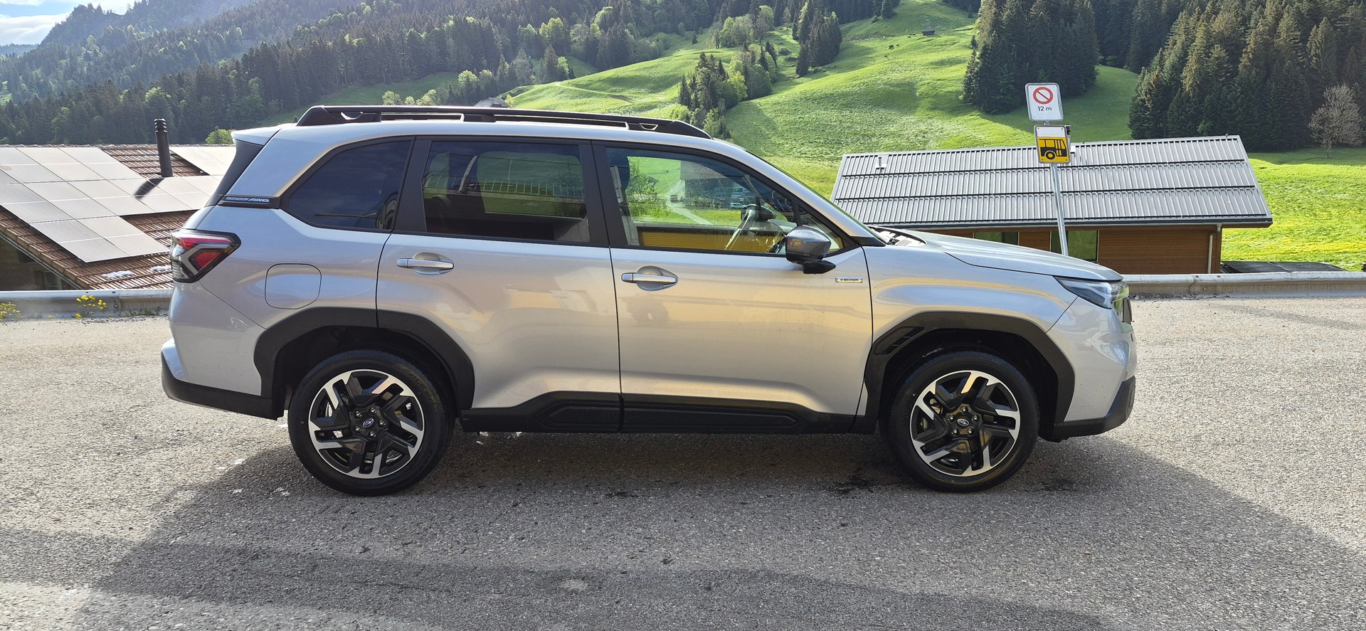 SUBARU Forester 2.0i e-Boxer Swiss Plus Lineartronic-showroom-element-3