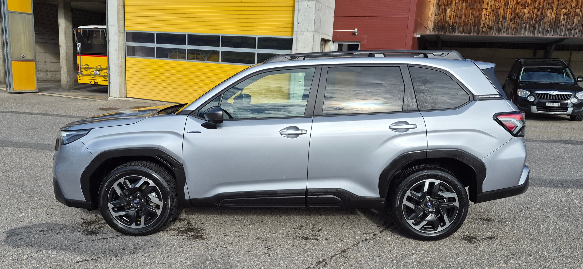 SUBARU Forester 2.0i e-Boxer Swiss Plus Lineartronic-image-7
