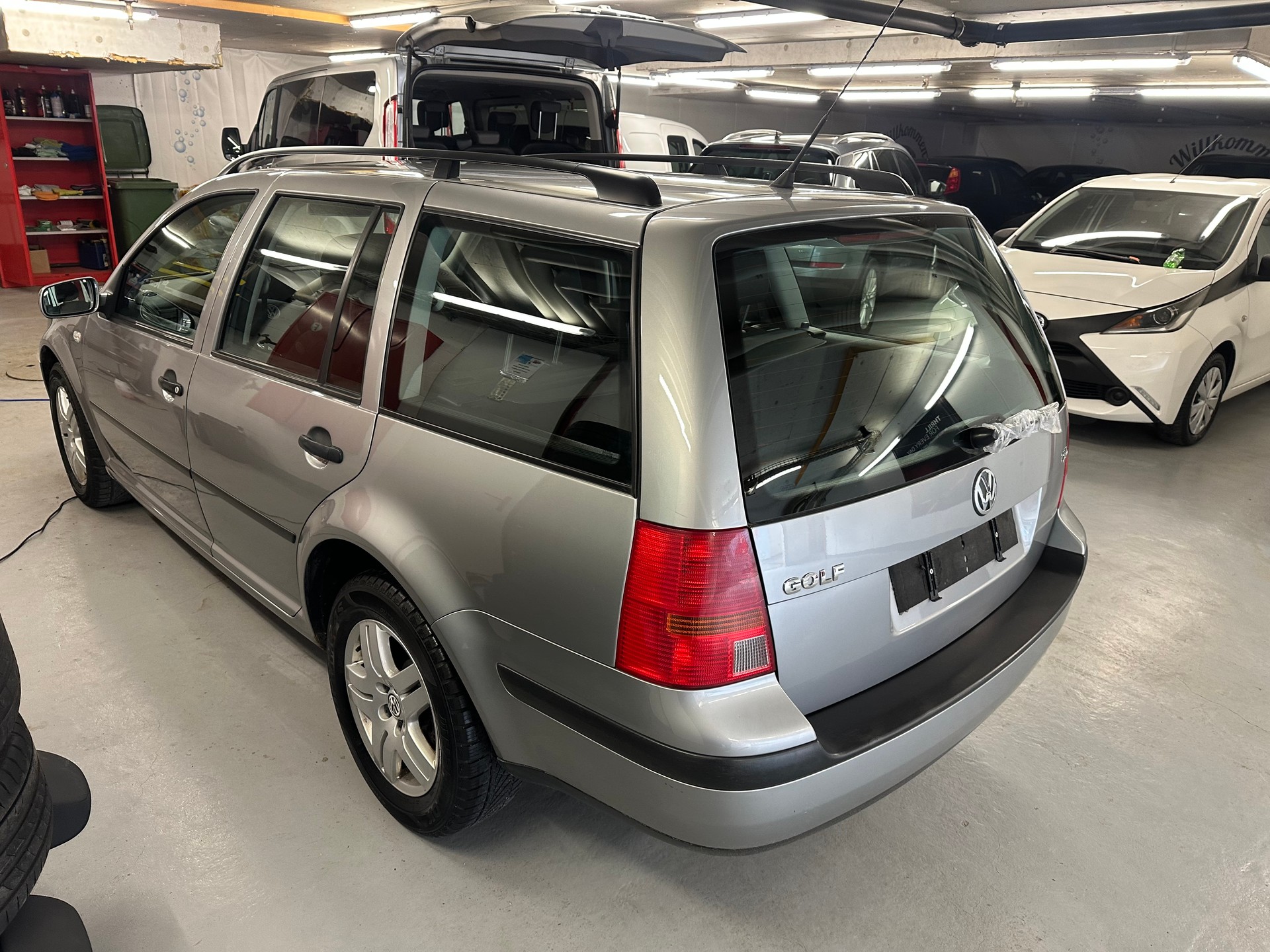 VW Golf Variant 2.0 Comfortline Generation-image-3