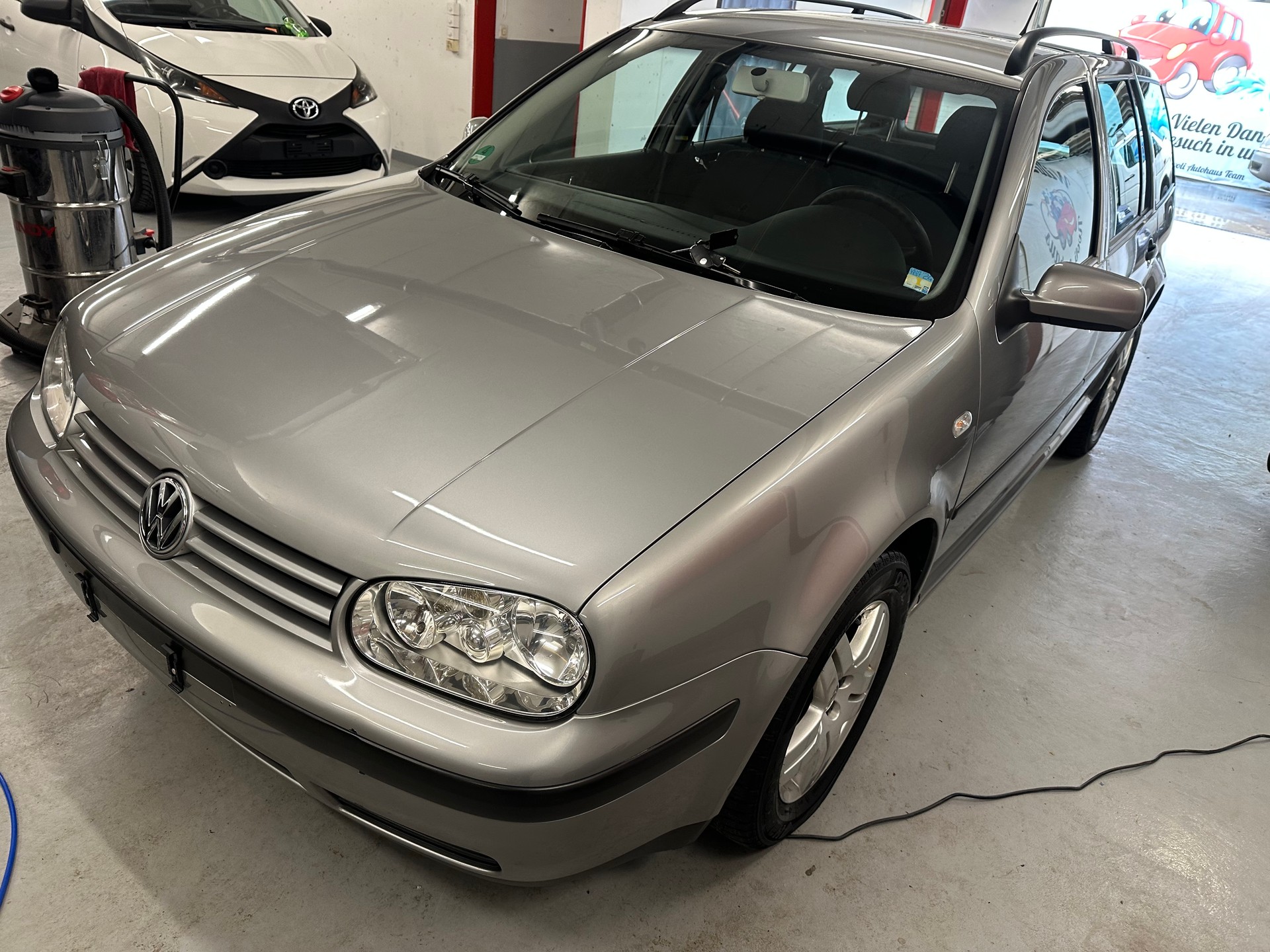 VW Golf Variant 2.0 Comfortline Generation-image-1