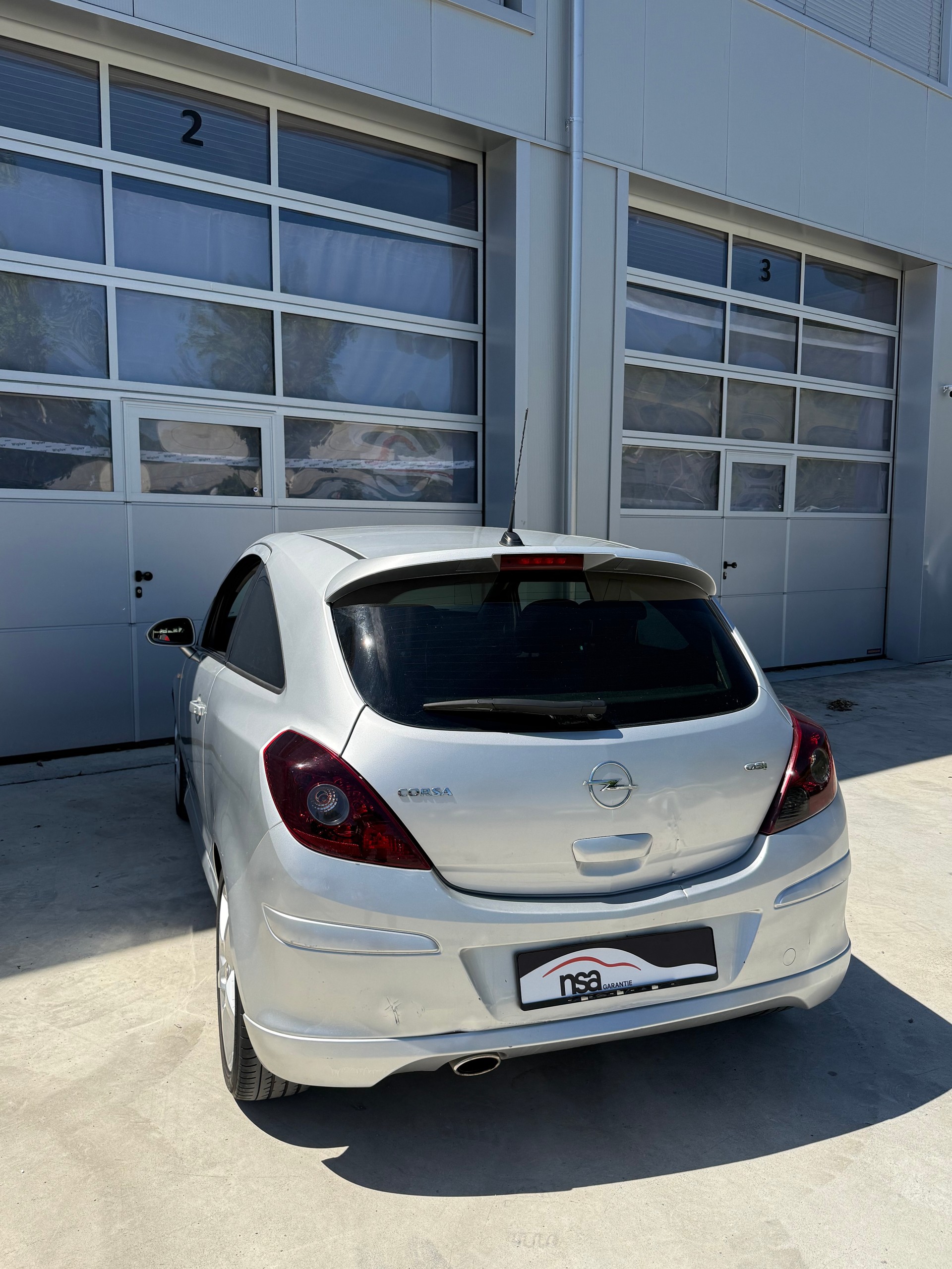 OPEL Corsa 1.6 Turbo GSi-image-4