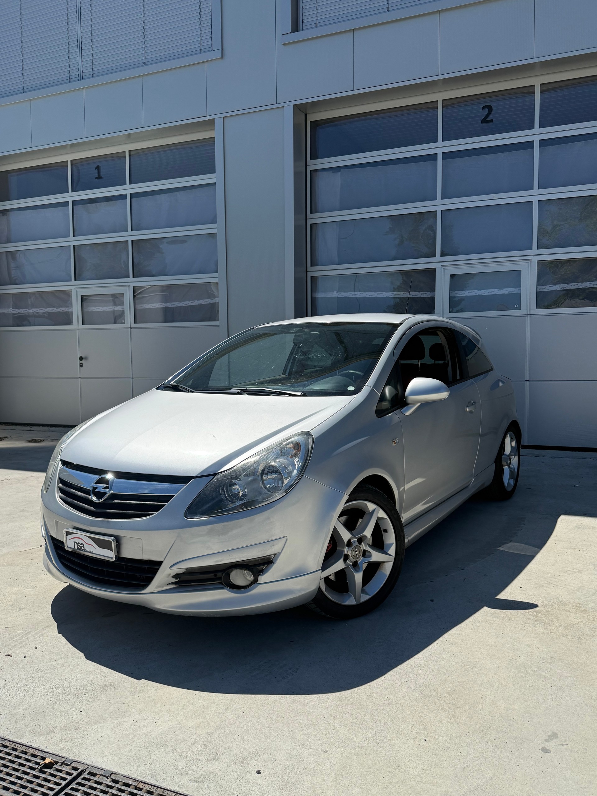 OPEL Corsa 1.6 Turbo GSi-image-2