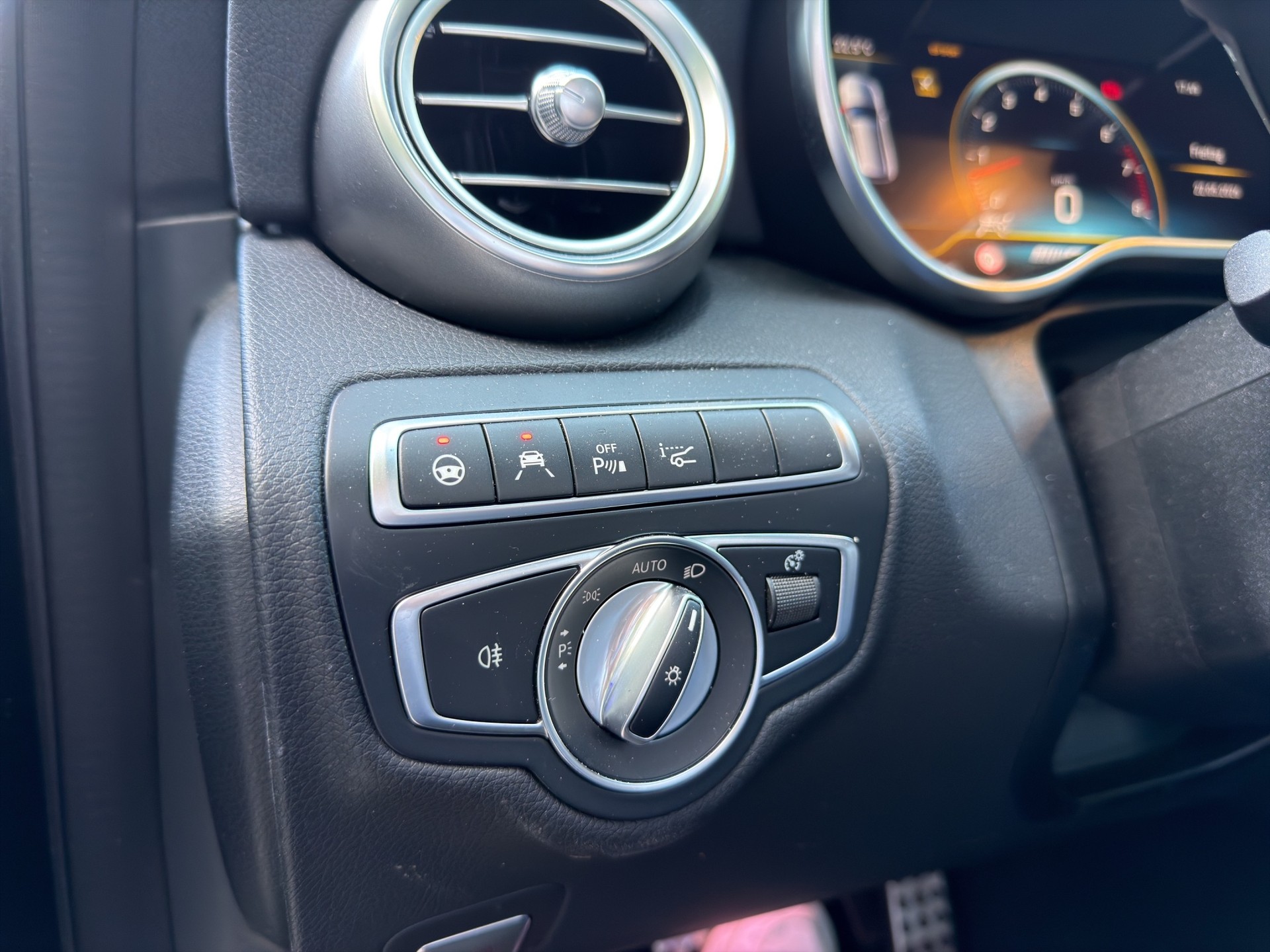 MERCEDES-BENZ C 43 AMG 4Matic 9G-Tronic-image-14