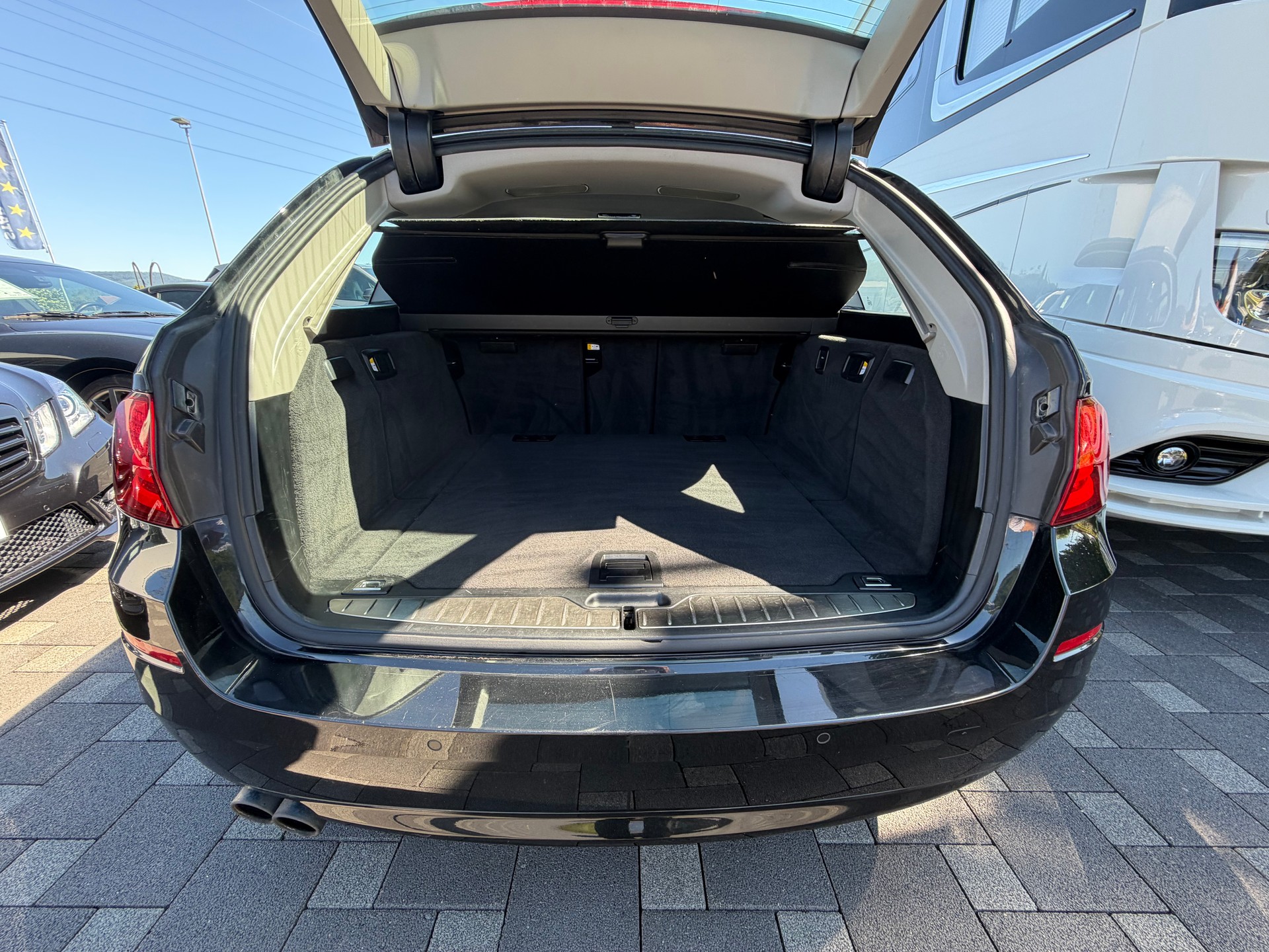 BMW 525d xDrive Touring Steptronic-image-16