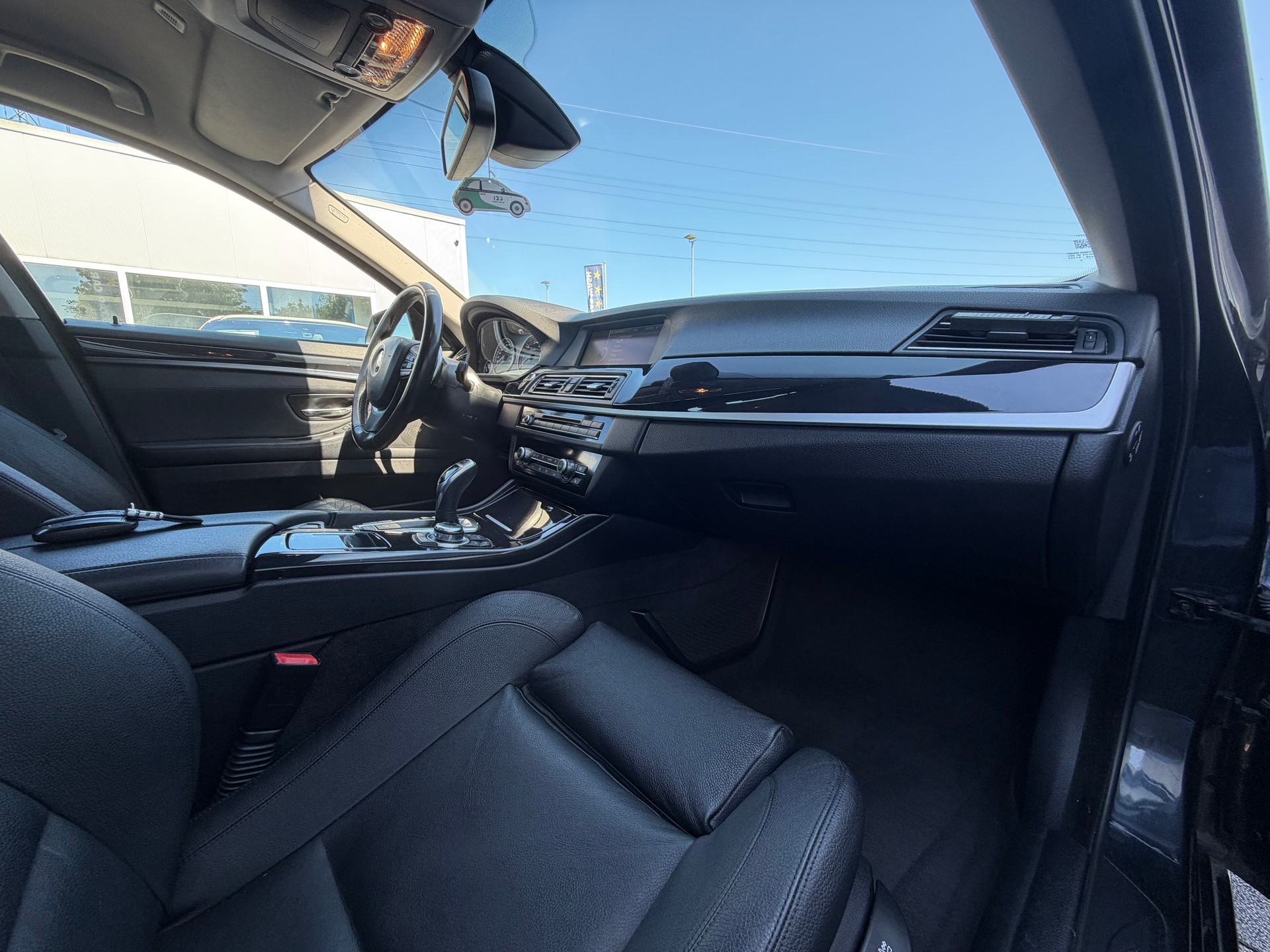 BMW 525d xDrive Touring Steptronic-image-14