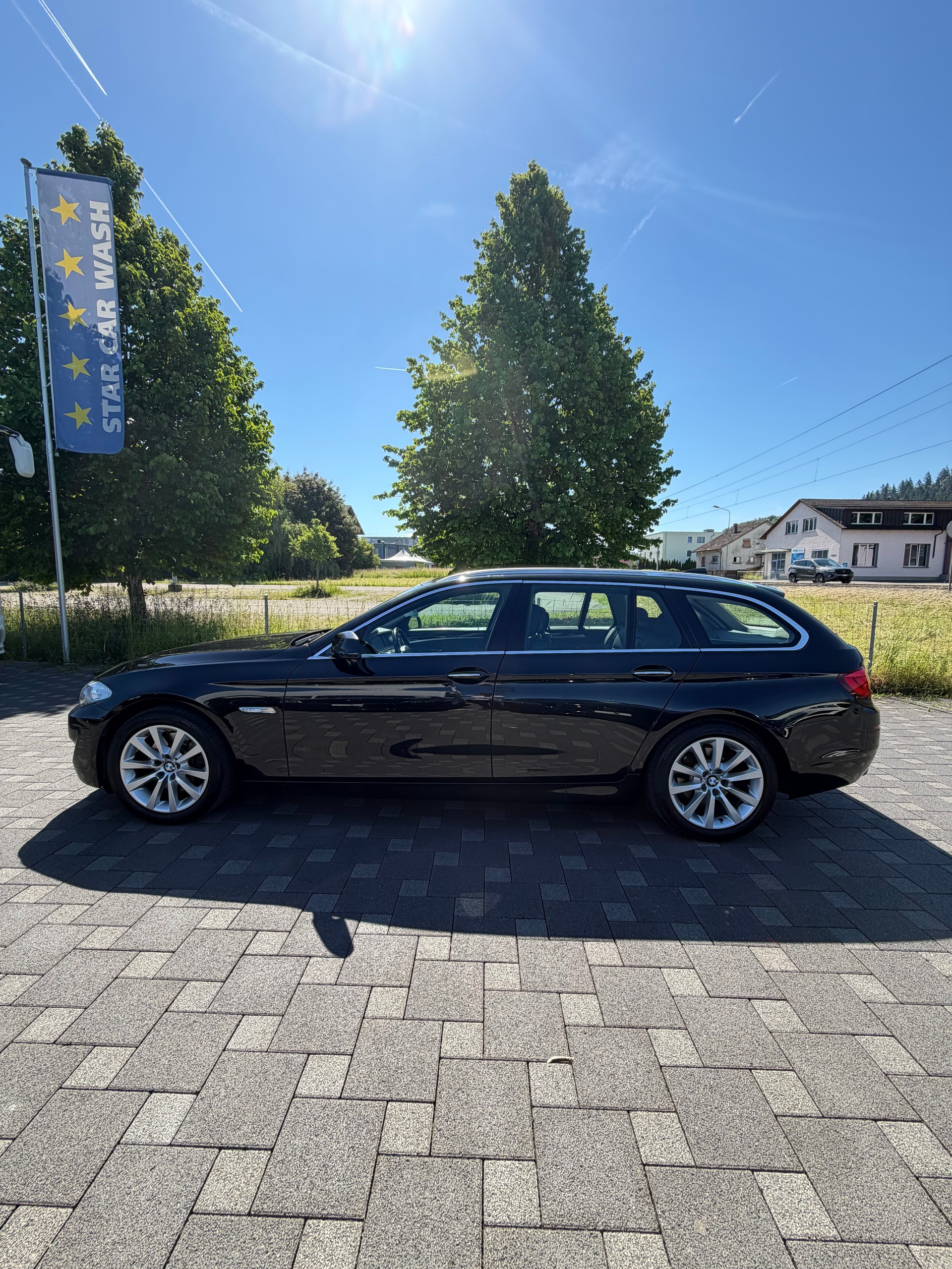 BMW 525d xDrive Touring Steptronic-showroom-element-1