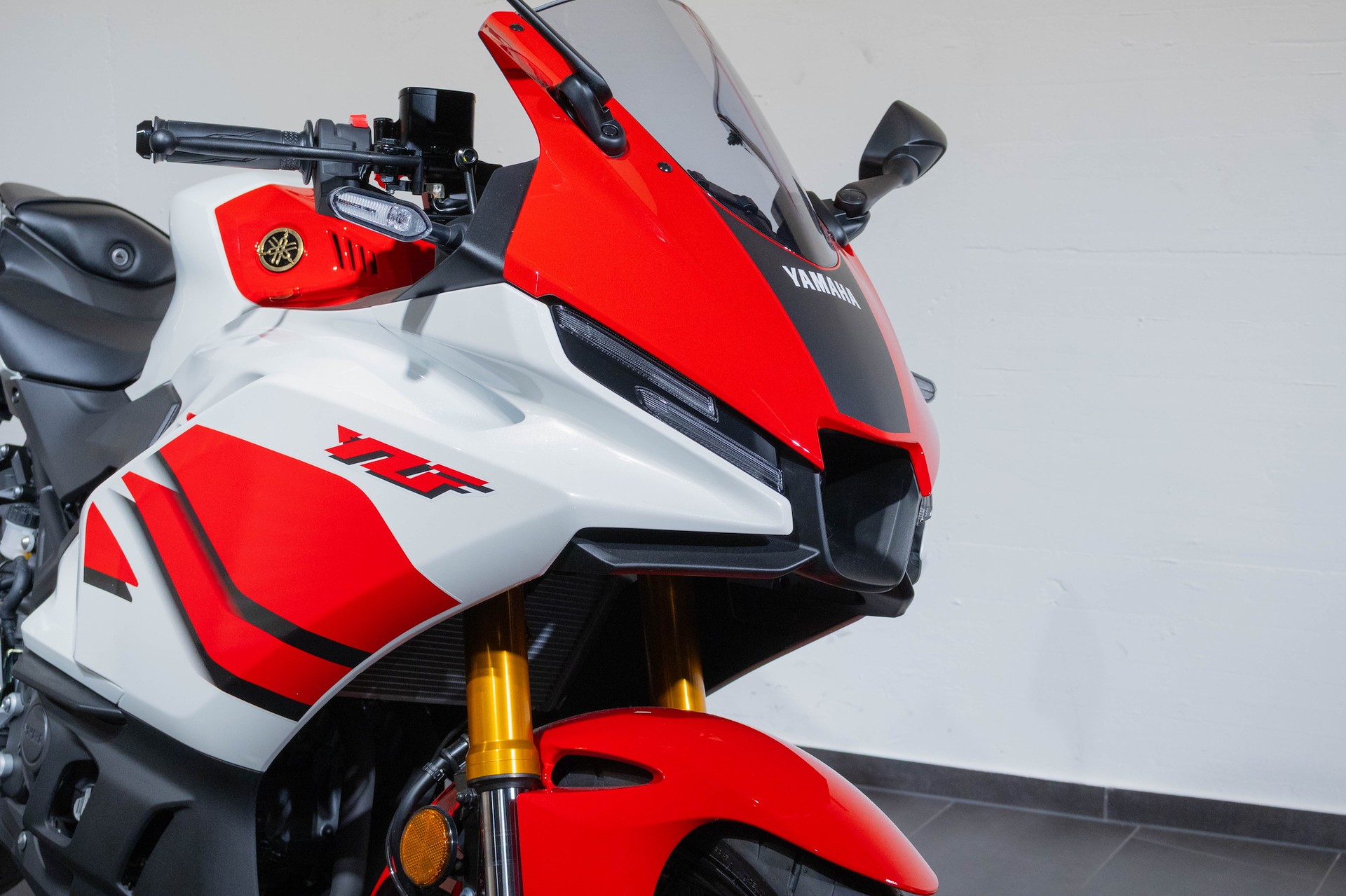 YAMAHA R3 70th Anniversary-image-7