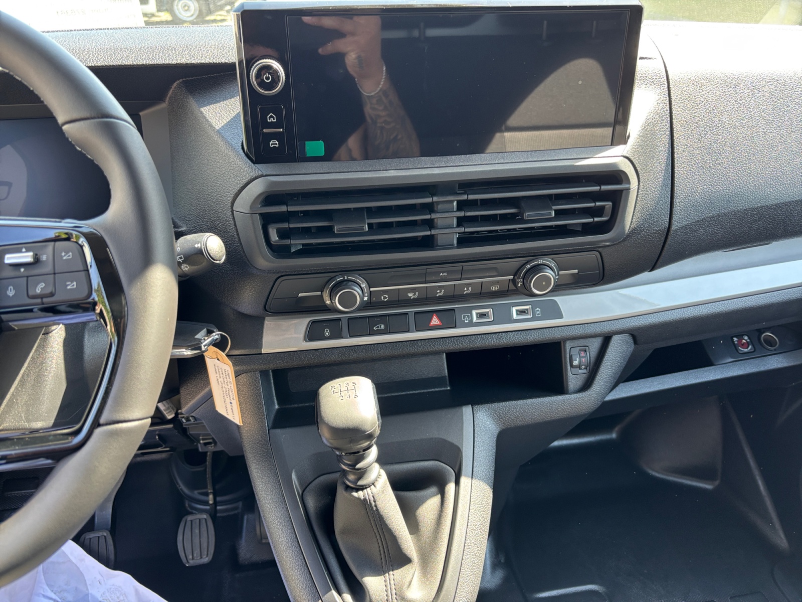 PEUGEOT Expert 1.5 BlueHDi 120 S&S Standard-image-10