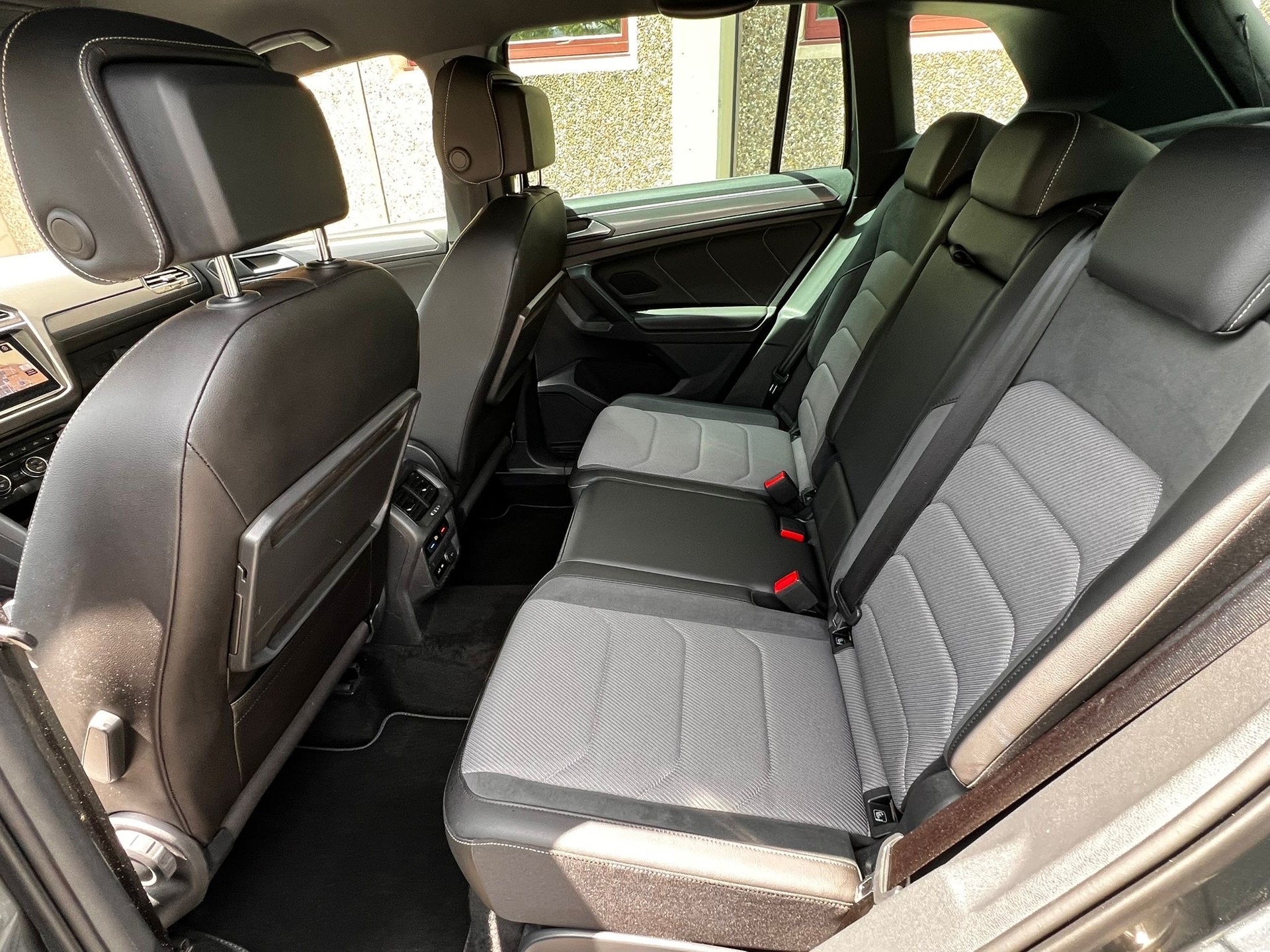 VW Tiguan 2.0 TDI SCR Highline 4Motion DSG-image-13