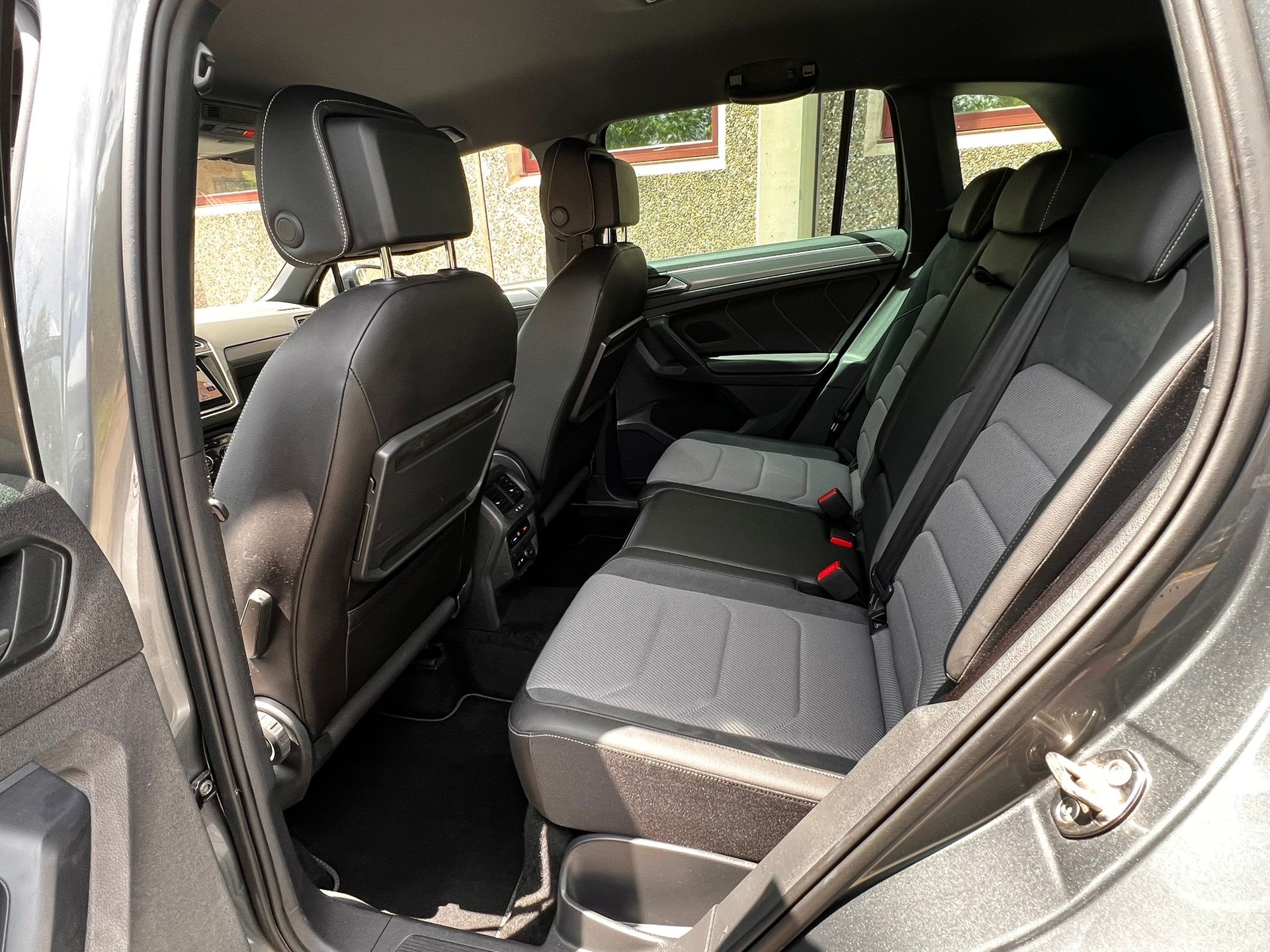 VW Tiguan 2.0 TDI SCR Highline 4Motion DSG-image-12