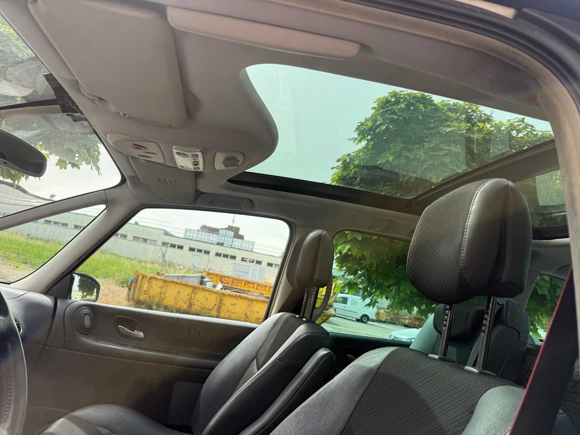 RENAULT Espace 2.0 dCi Swiss Edition-image-7