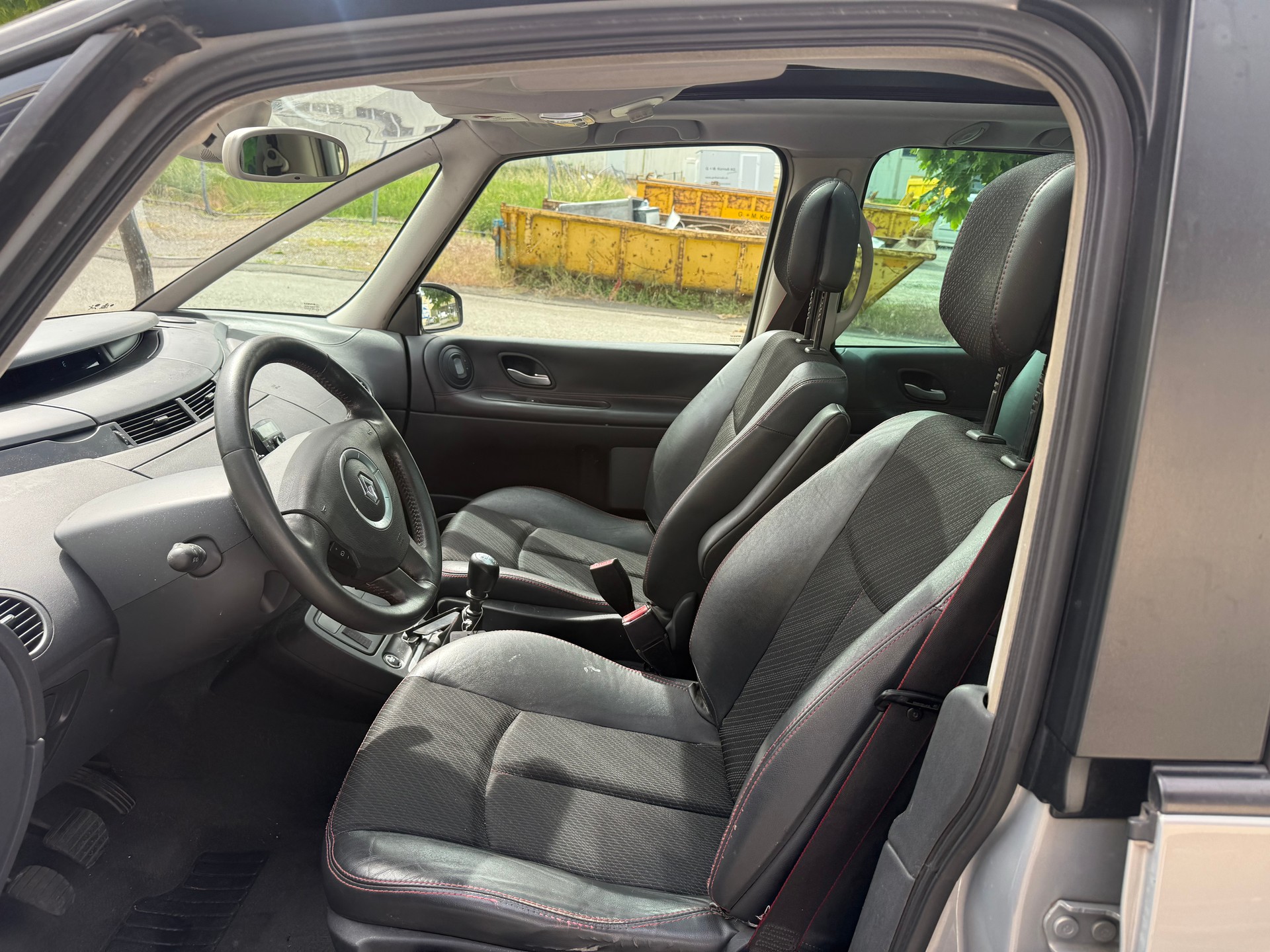 RENAULT Espace 2.0 dCi Swiss Edition-image-5