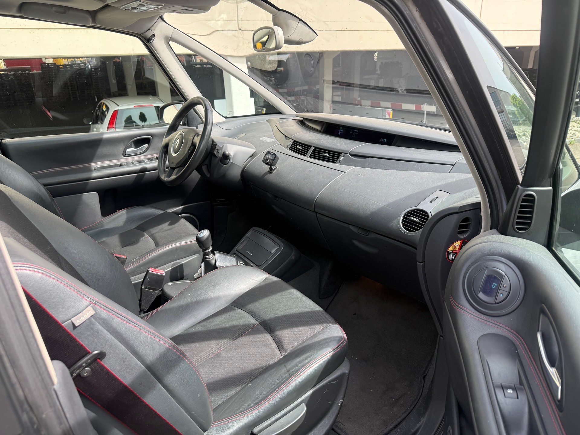 RENAULT Espace 2.0 dCi Swiss Edition-image-6