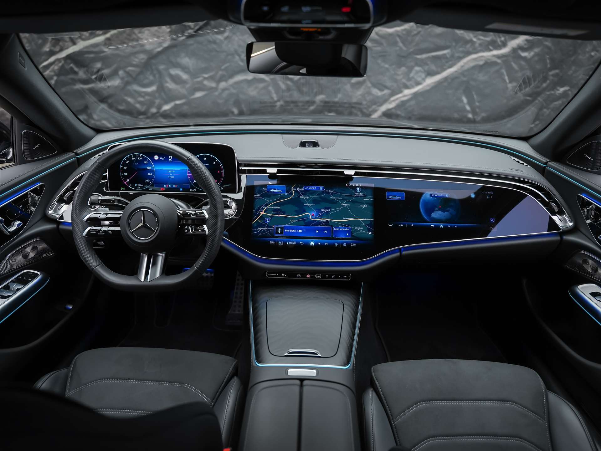 MERCEDES-BENZ E 220 d 4Matic AMG Line 9G-Tronic *Superscreen*Burmester*360° Kamera*-image-17