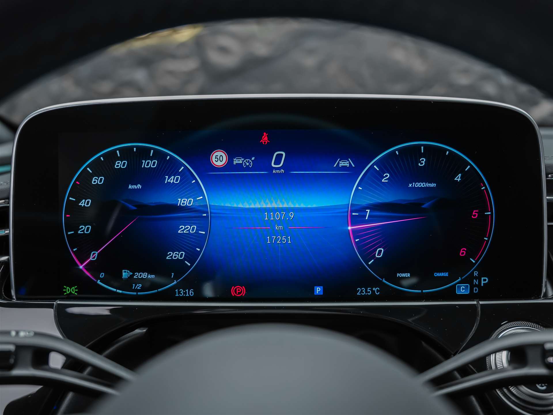 MERCEDES-BENZ E 220 d 4Matic AMG Line 9G-Tronic *Superscreen*Burmester*360° Kamera*-image-30