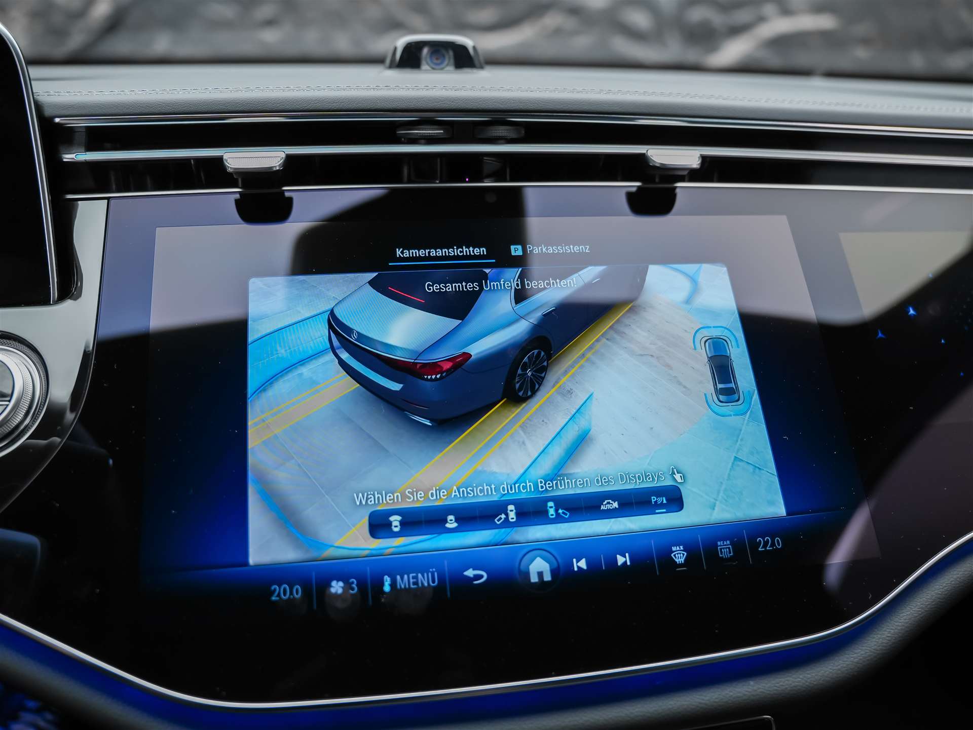 MERCEDES-BENZ E 220 d 4Matic AMG Line 9G-Tronic *Superscreen*Burmester*360° Kamera*-image-41