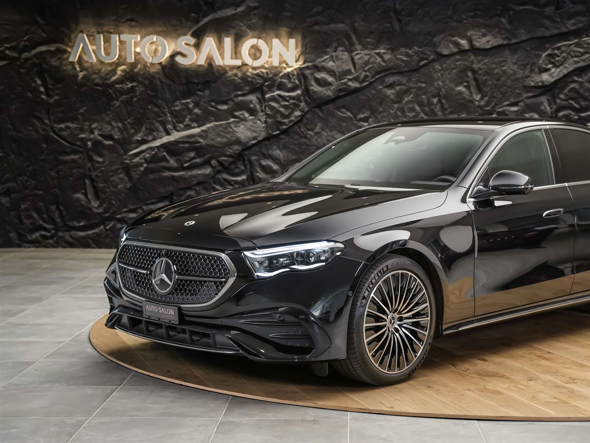 MERCEDES-BENZ E 220 d 4Matic AMG Line 9G-Tronic *Superscreen*Burmester*360° Kamera*-image-13