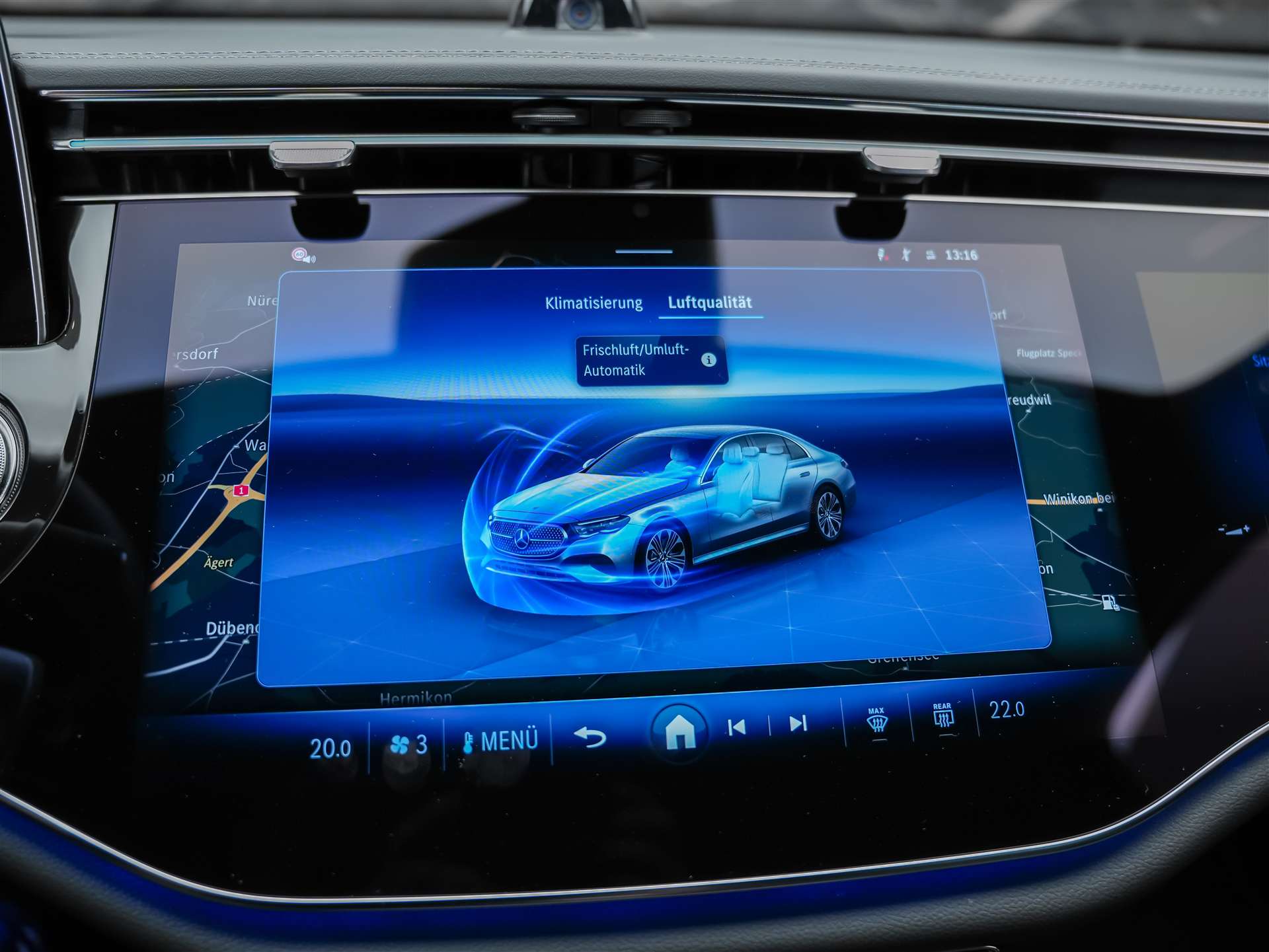 MERCEDES-BENZ E 220 d 4Matic AMG Line 9G-Tronic *Superscreen*Burmester*360° Kamera*-image-32