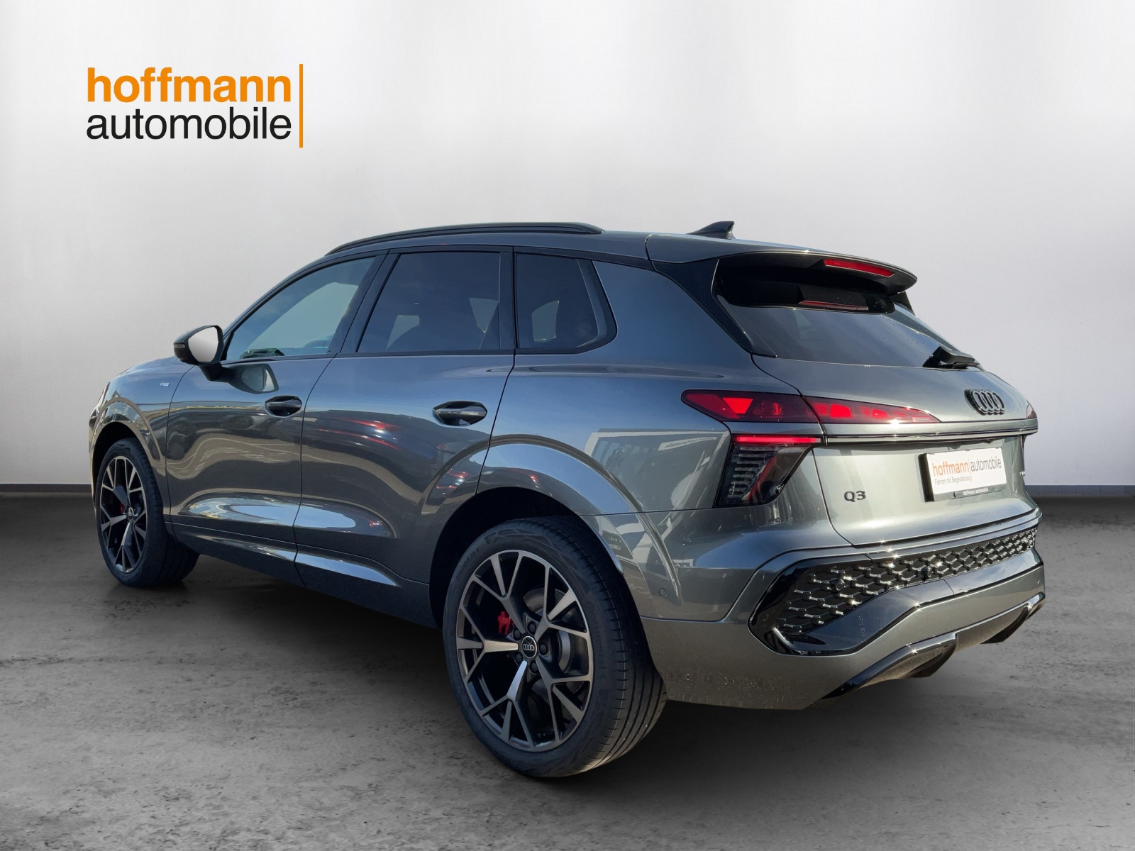 AUDI Q3 SUV TFSI quattro 195 kW S tronic-image-5