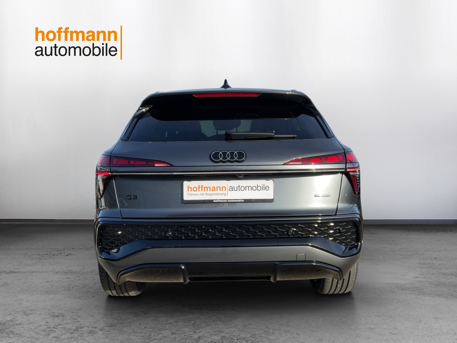 AUDI Q3 SUV TFSI quattro 195 kW S tronic-image-4
