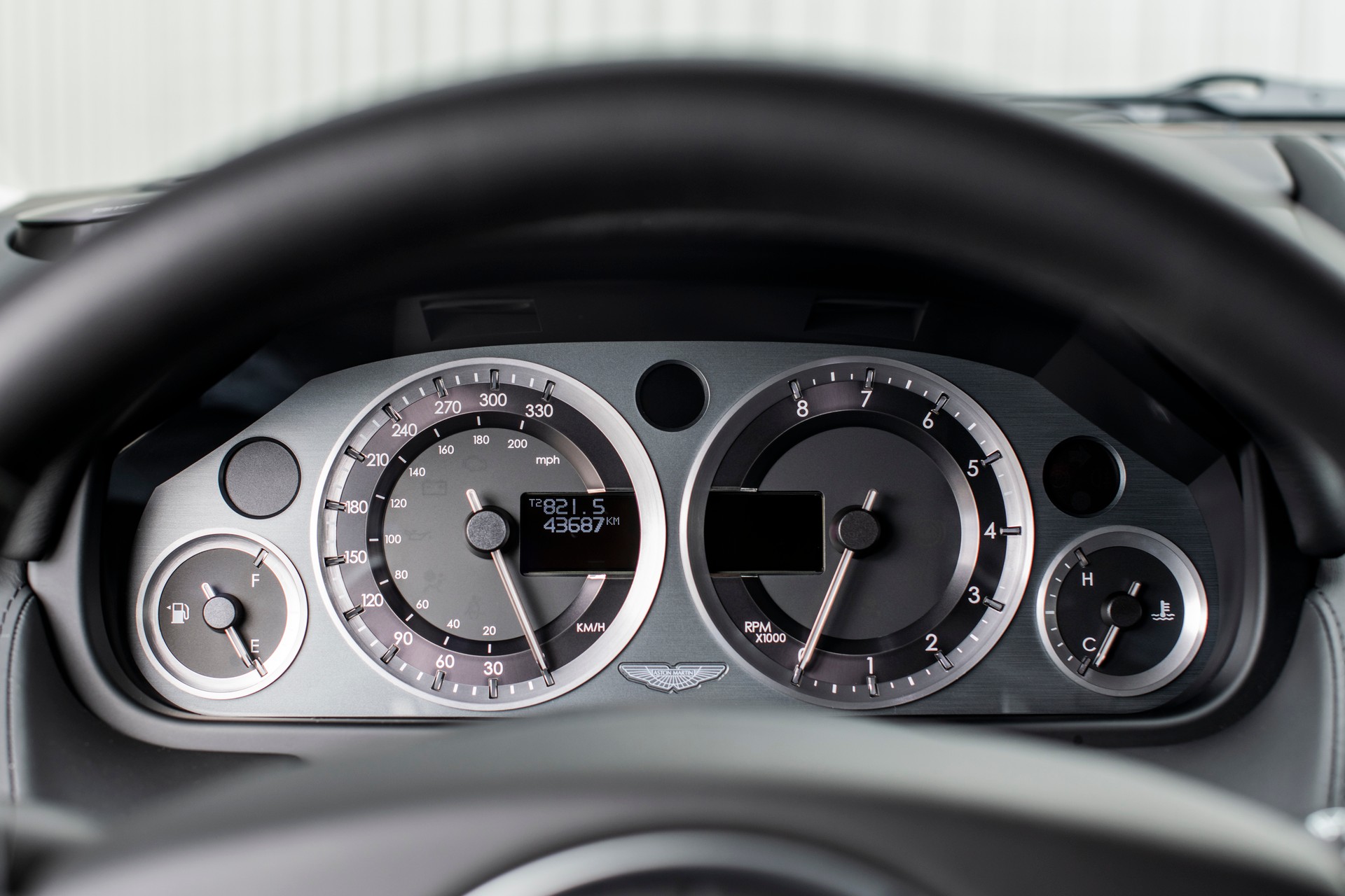 ASTON MARTIN Rapide 5.9 V12 Touchtronic 2-image-13