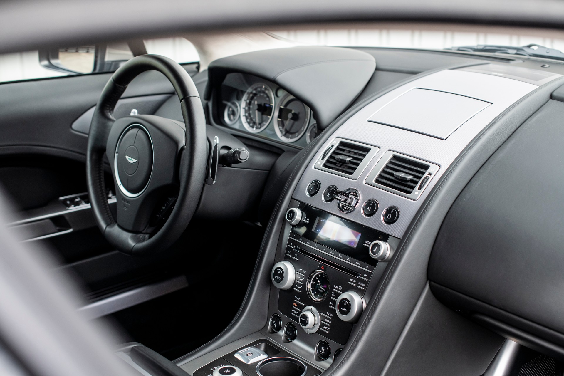 ASTON MARTIN Rapide 5.9 V12 Touchtronic 2-image-9