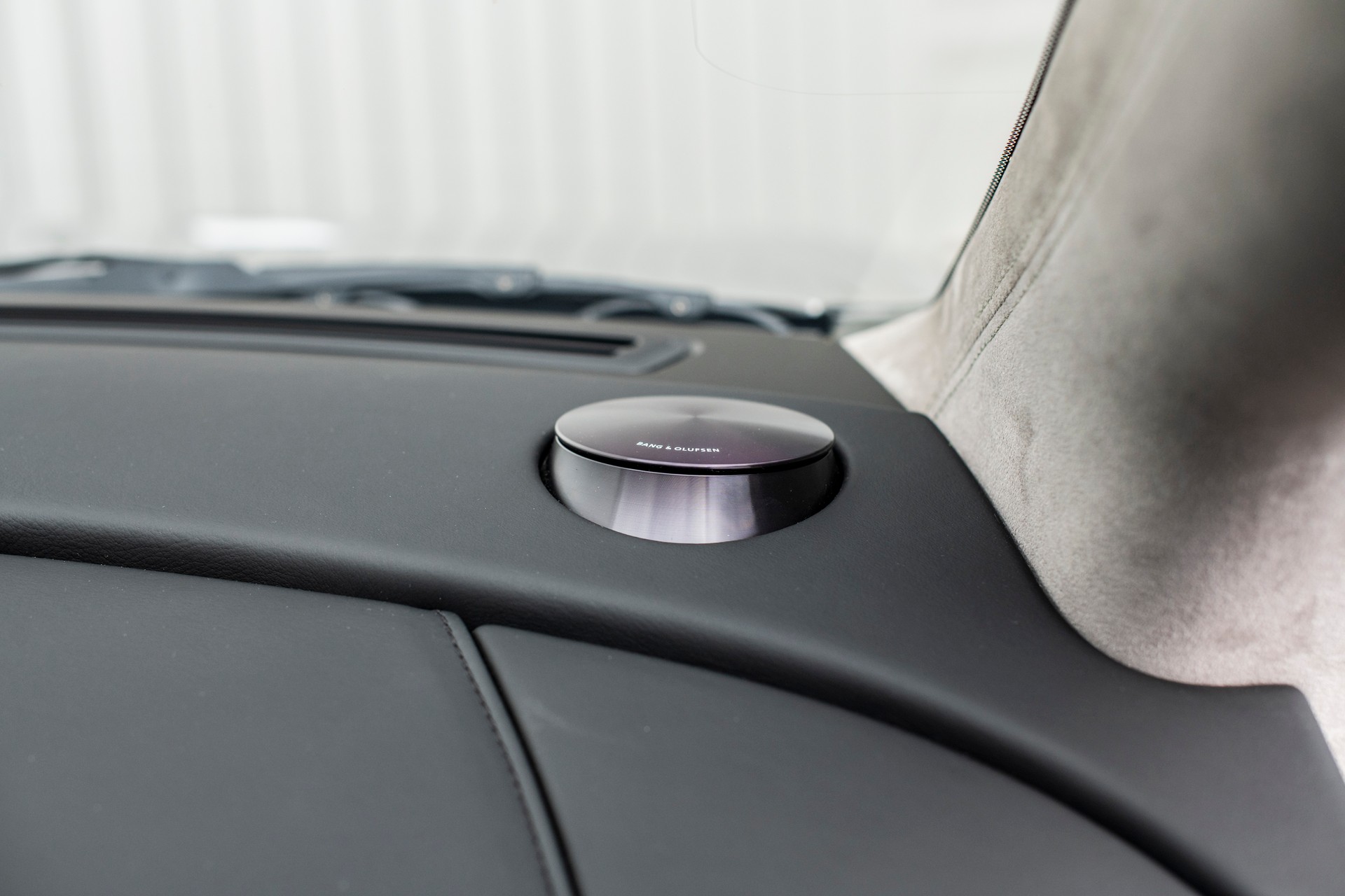 ASTON MARTIN Rapide 5.9 V12 Touchtronic 2-image-10