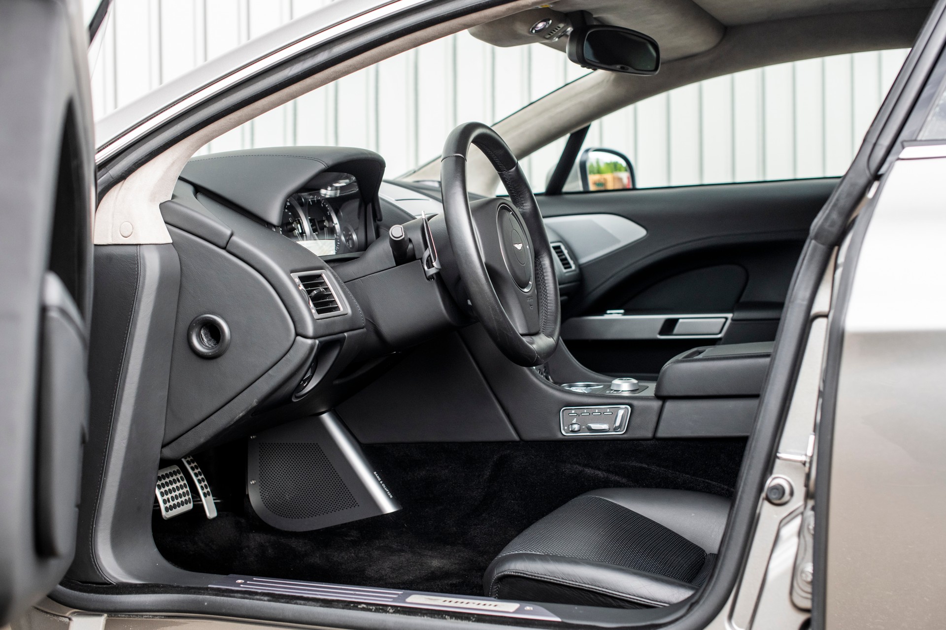 ASTON MARTIN Rapide 5.9 V12 Touchtronic 2-image-6