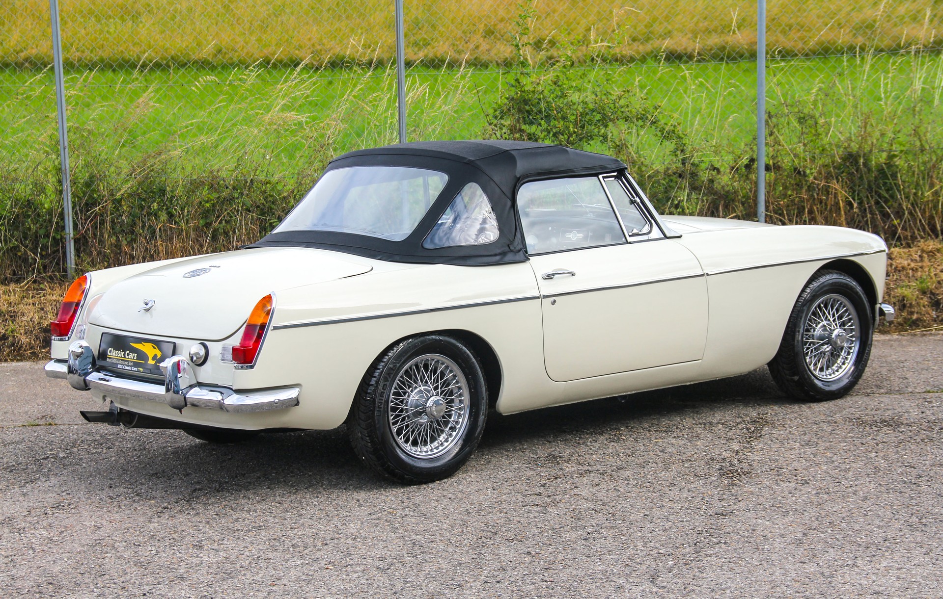 MG MGB Roadster 🇬🇧 ⭐⭐⭐⭐⭐-showroom-element-3