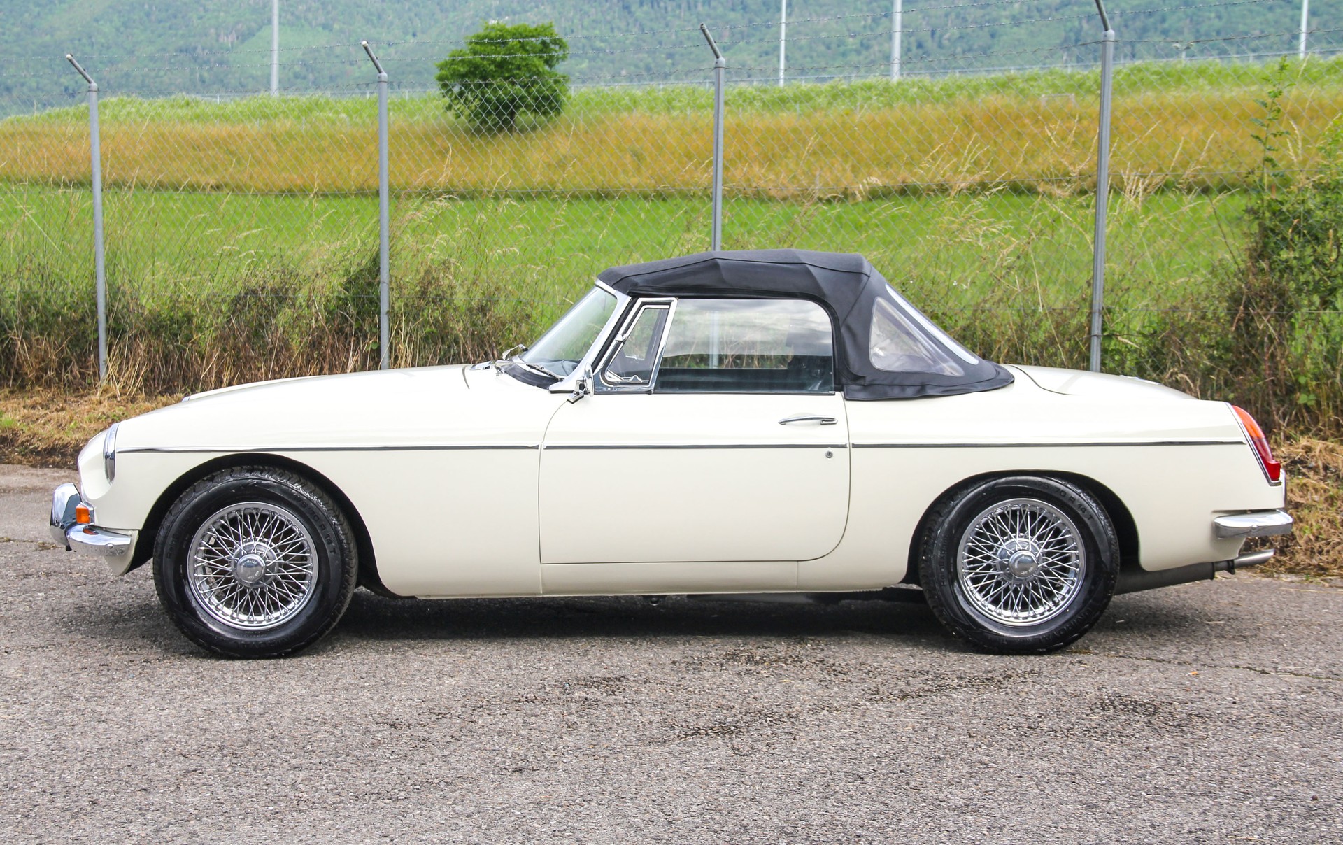 MG MGB Roadster 🇬🇧 ⭐⭐⭐⭐⭐-image-24
