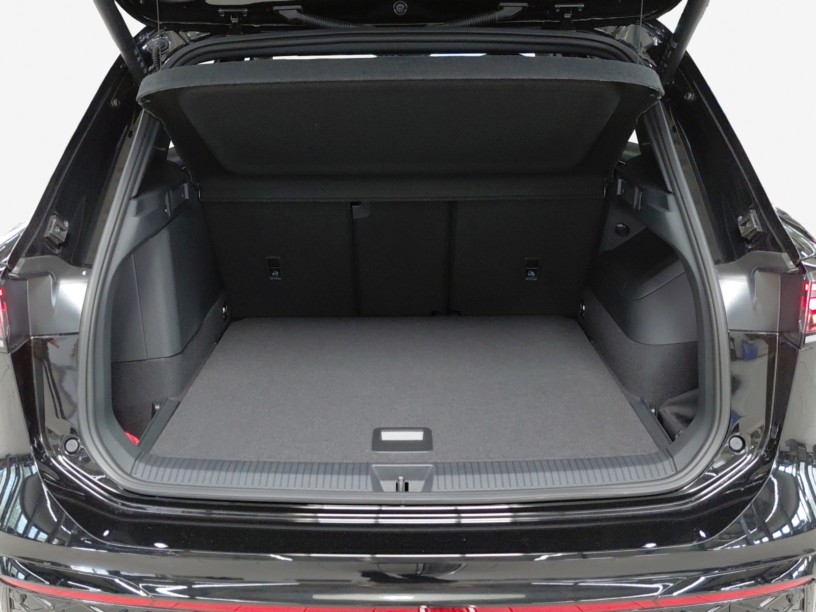 VW Tiguan 2.0 TSI DSG R-Line Plus 4Motion-image-12
