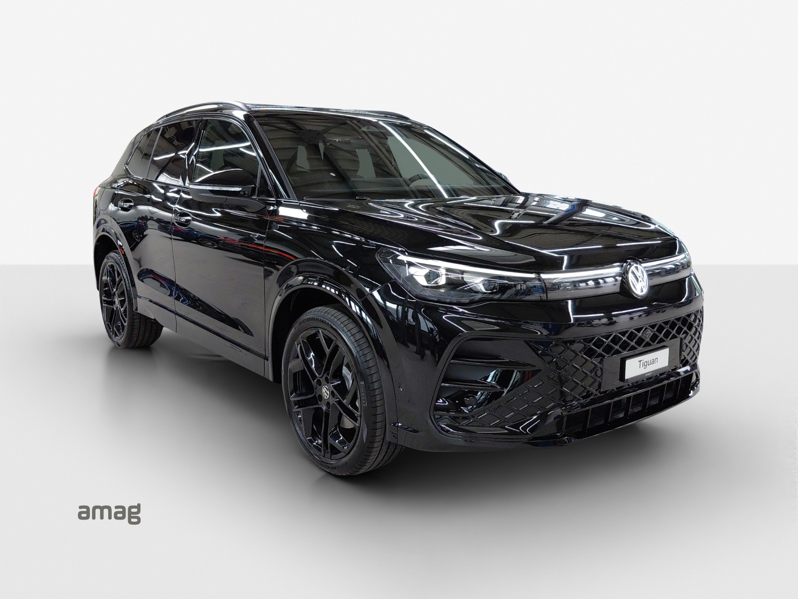 VW Tiguan 2.0 TSI DSG R-Line Plus 4Motion-image-5