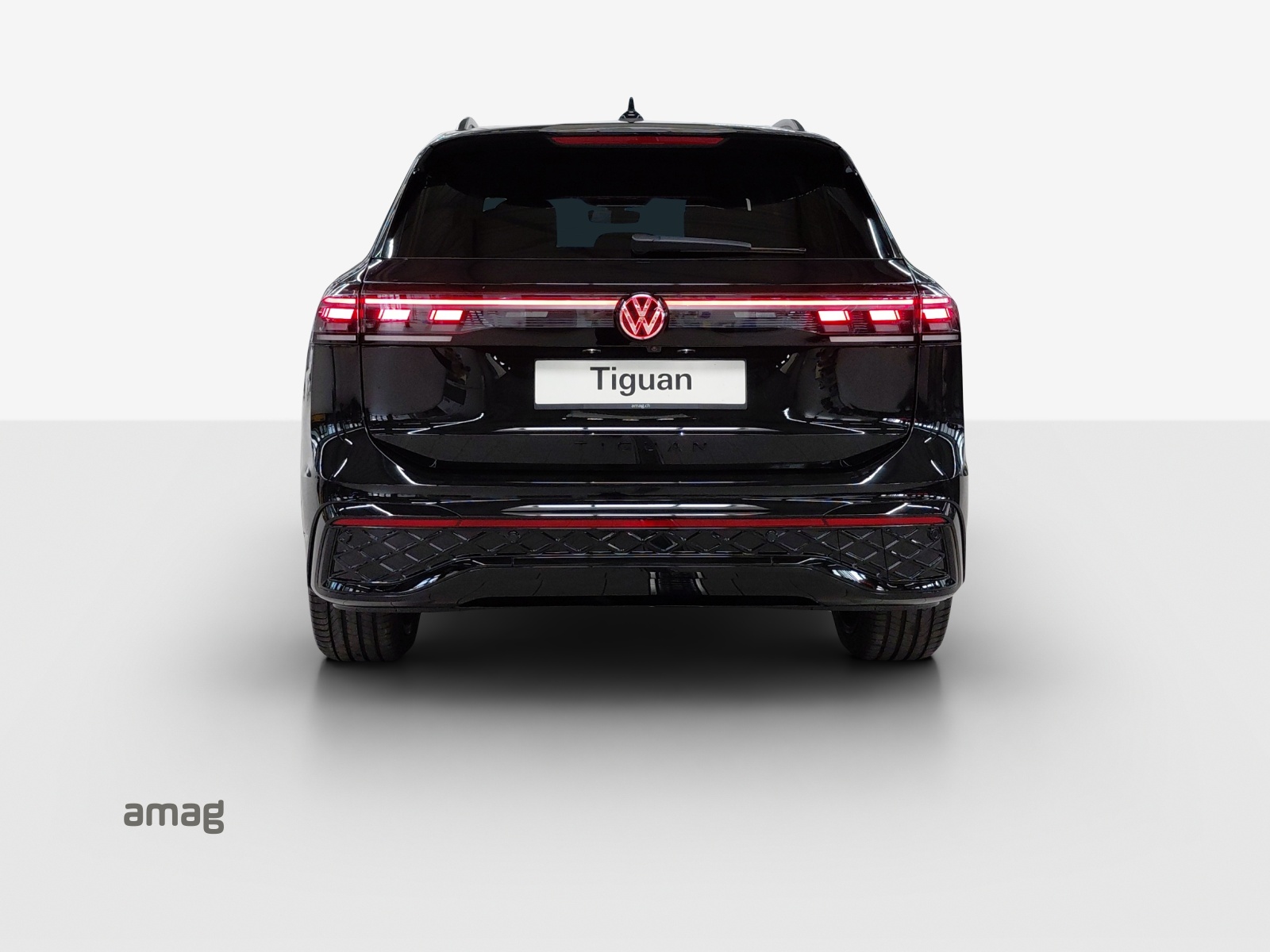 VW Tiguan 2.0 TSI DSG R-Line Plus 4Motion-showroom-element-3