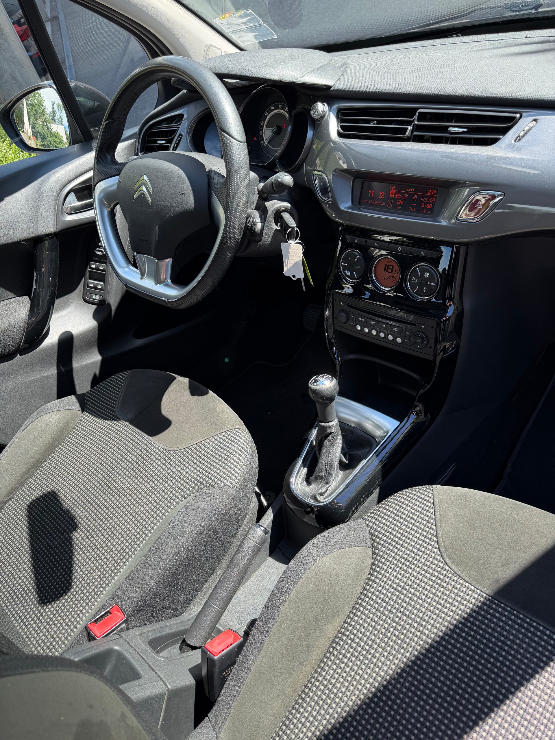 CITROEN C3 1.2i PureTech Exclusive-image-6