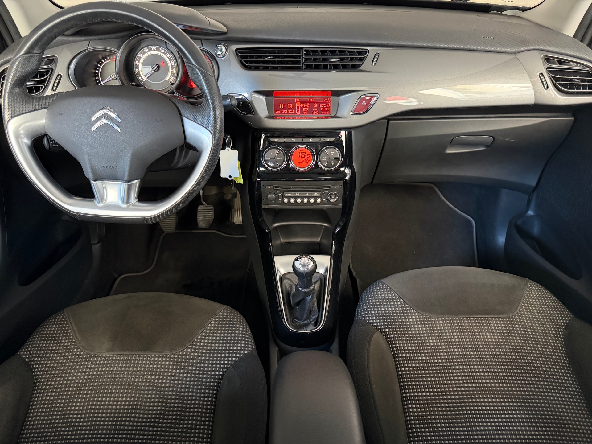 CITROEN C3 1.2i PureTech Exclusive-image-5