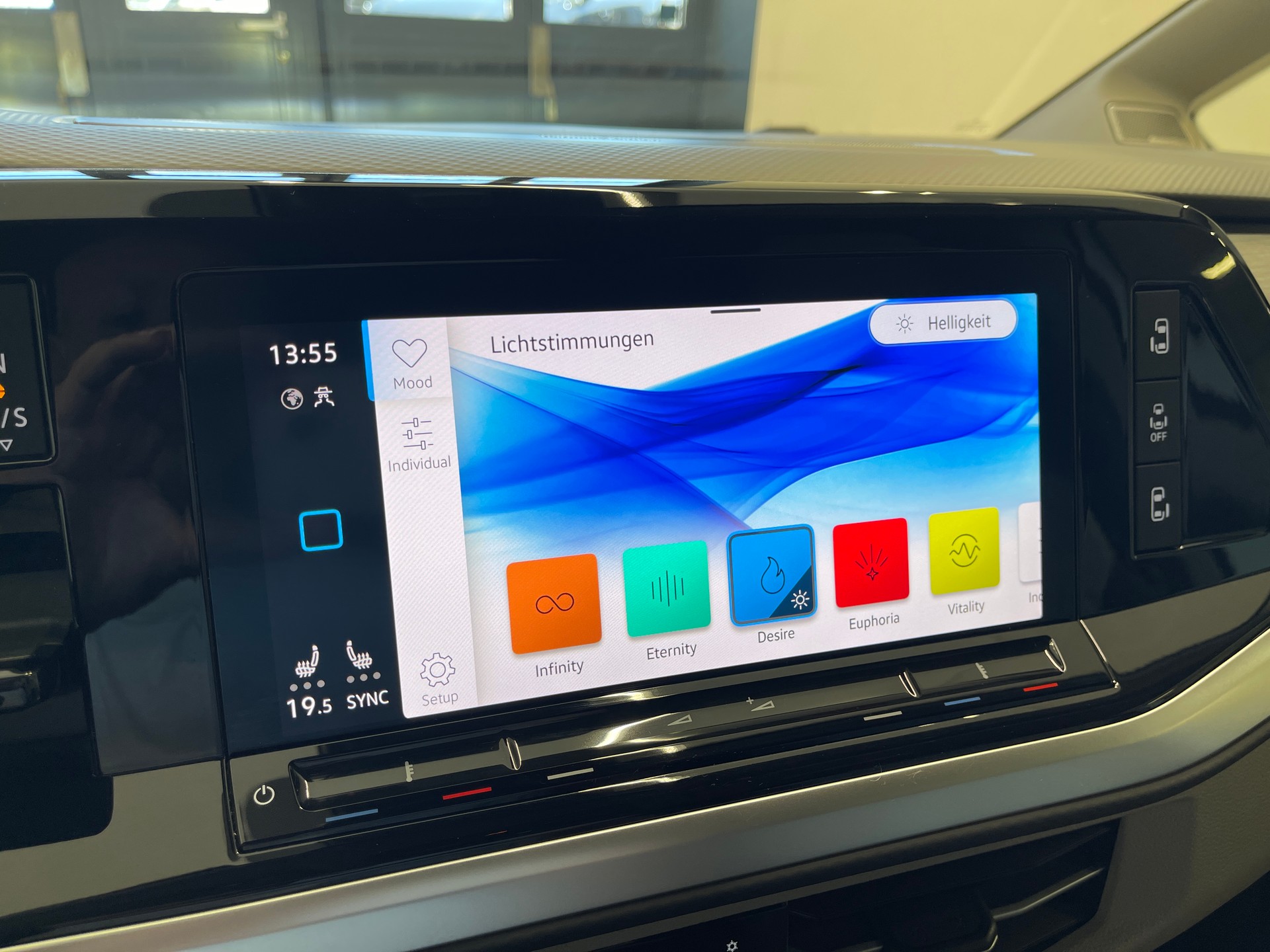 VW Multivan 2.0 TSI Life DSG * 7 PLATZ*-image-26