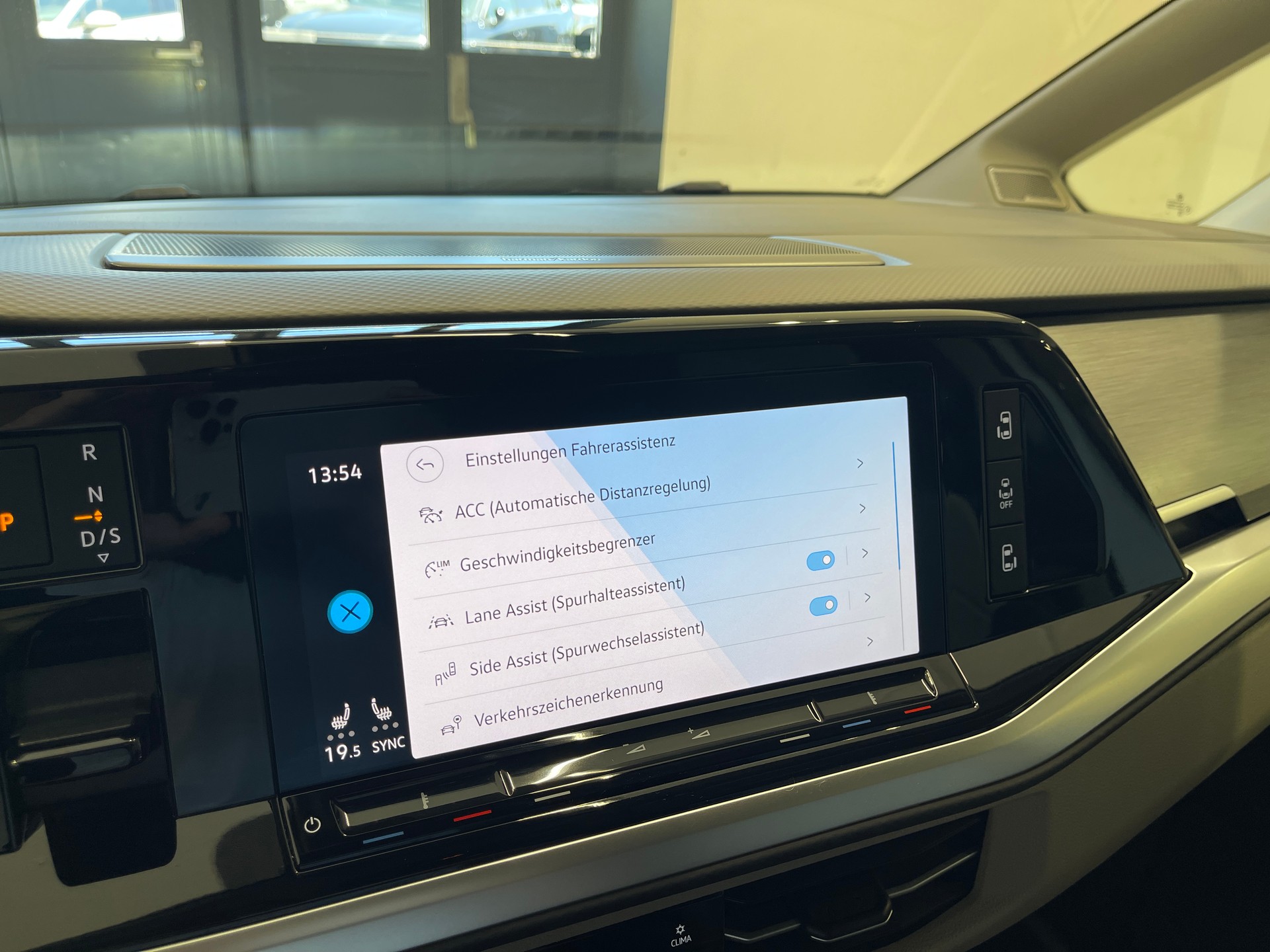 VW Multivan 2.0 TSI Life DSG * 7 PLATZ*-image-23